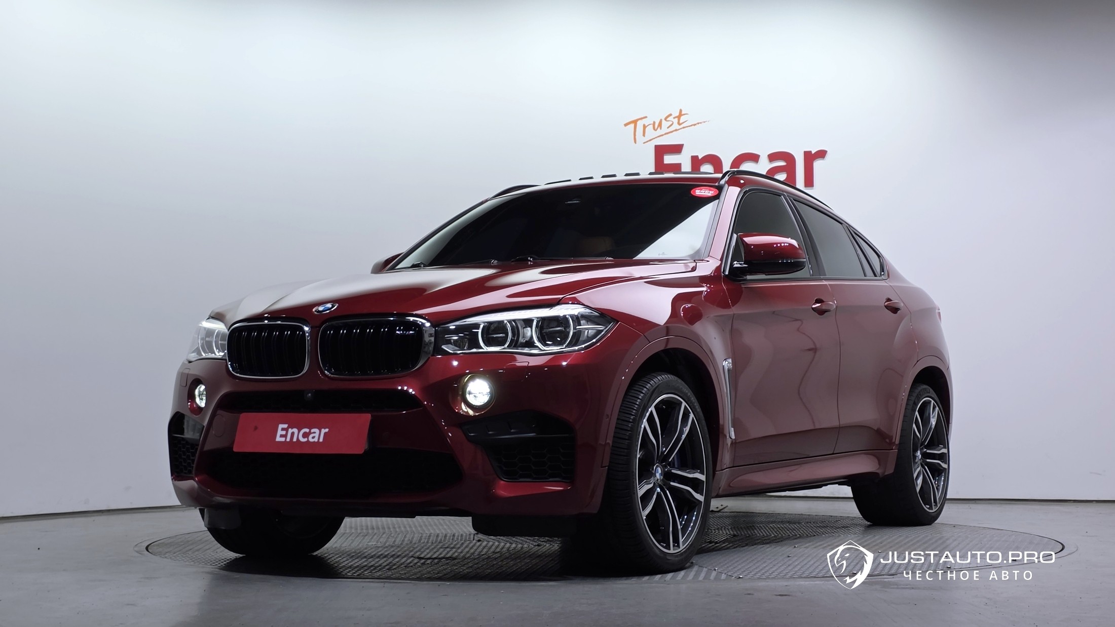 Автомобиль BMW X6M