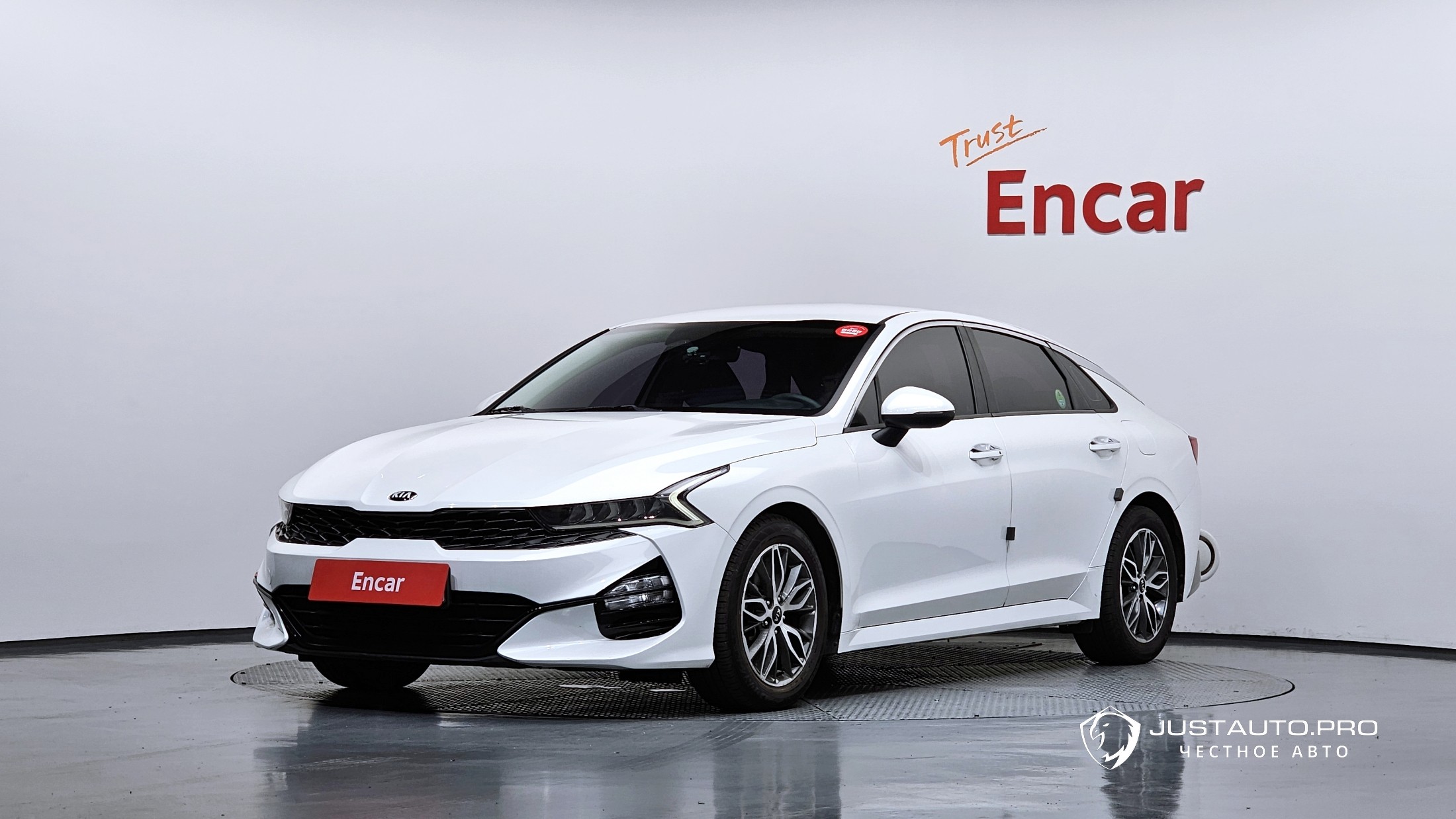 Автомобиль Kia K5