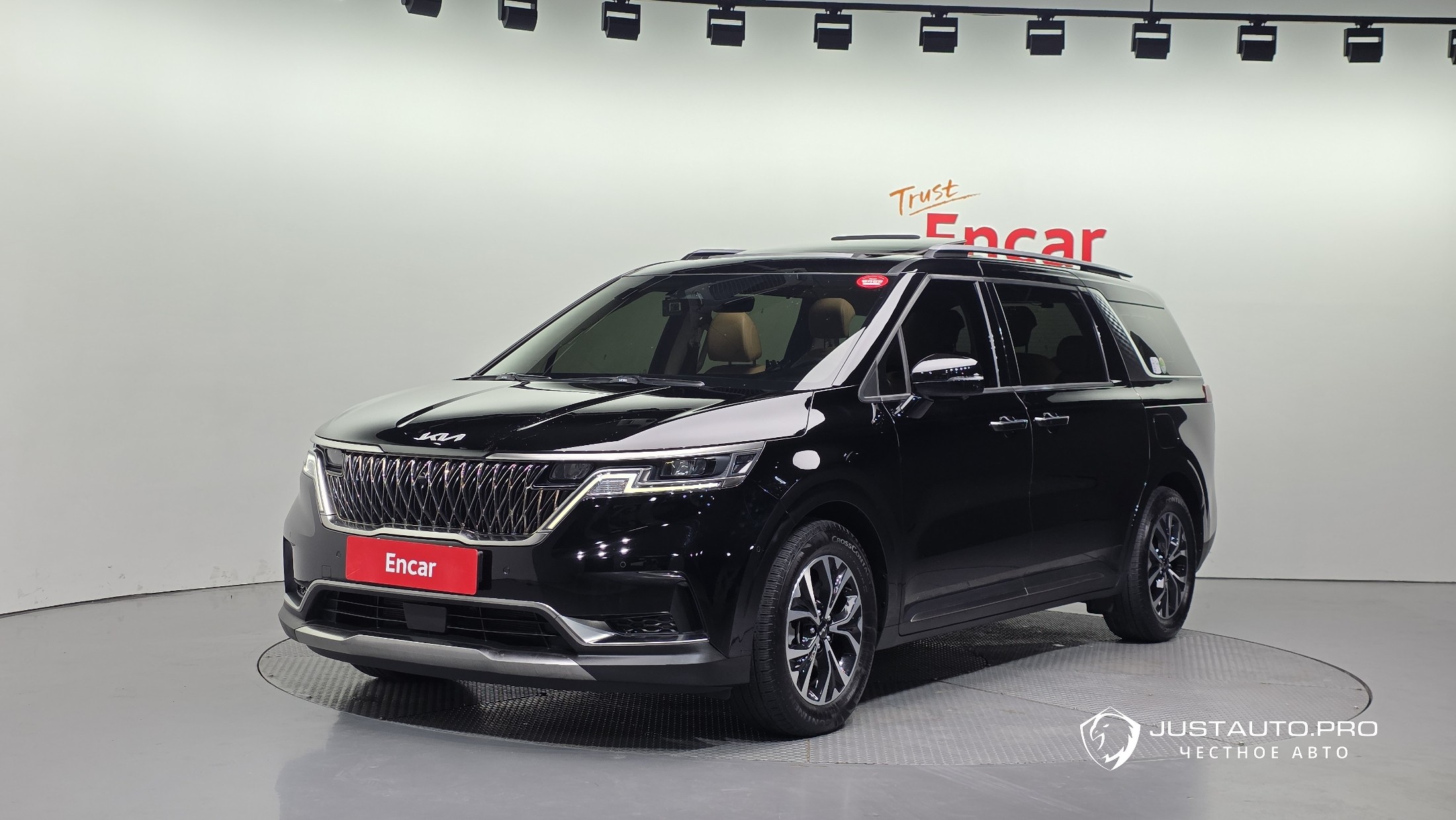 Автомобиль Kia Canival