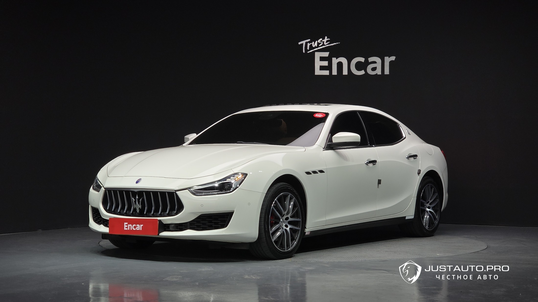 Автомобиль Maserati Ghibli