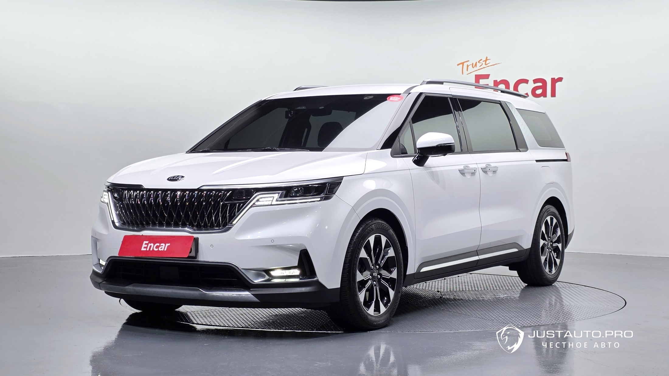 Автомобиль Kia Canival