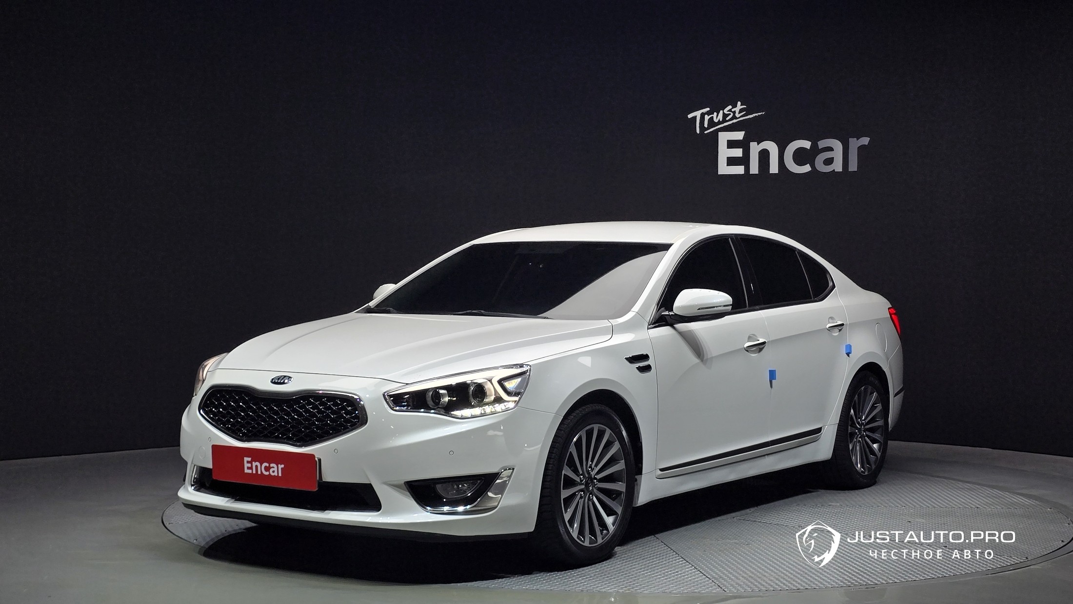 Автомобиль Kia K7