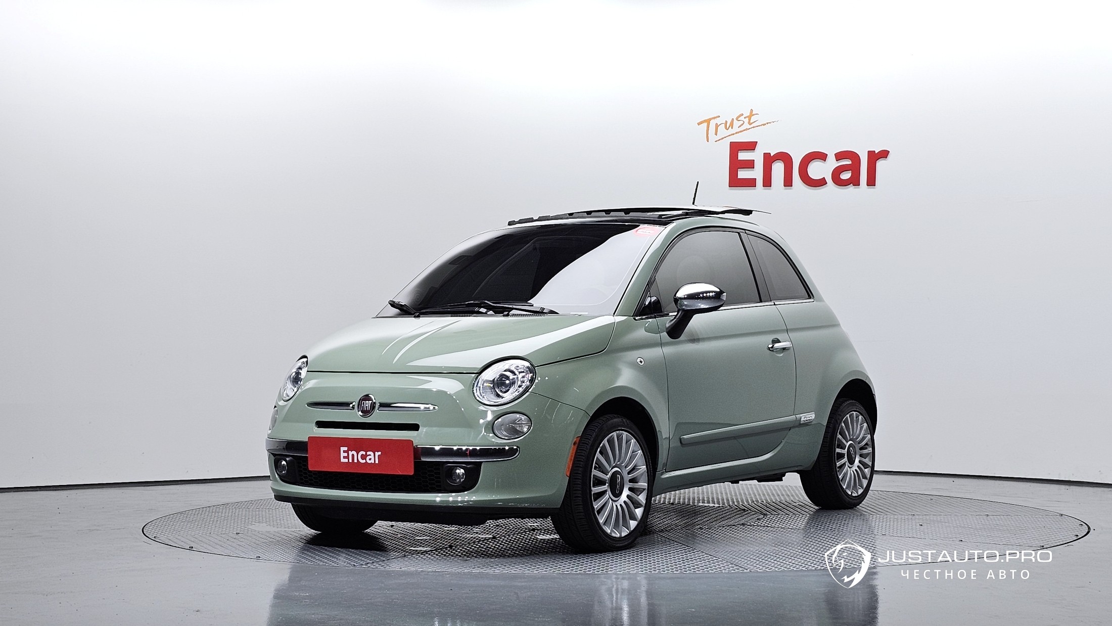 Автомобиль Fiat 500