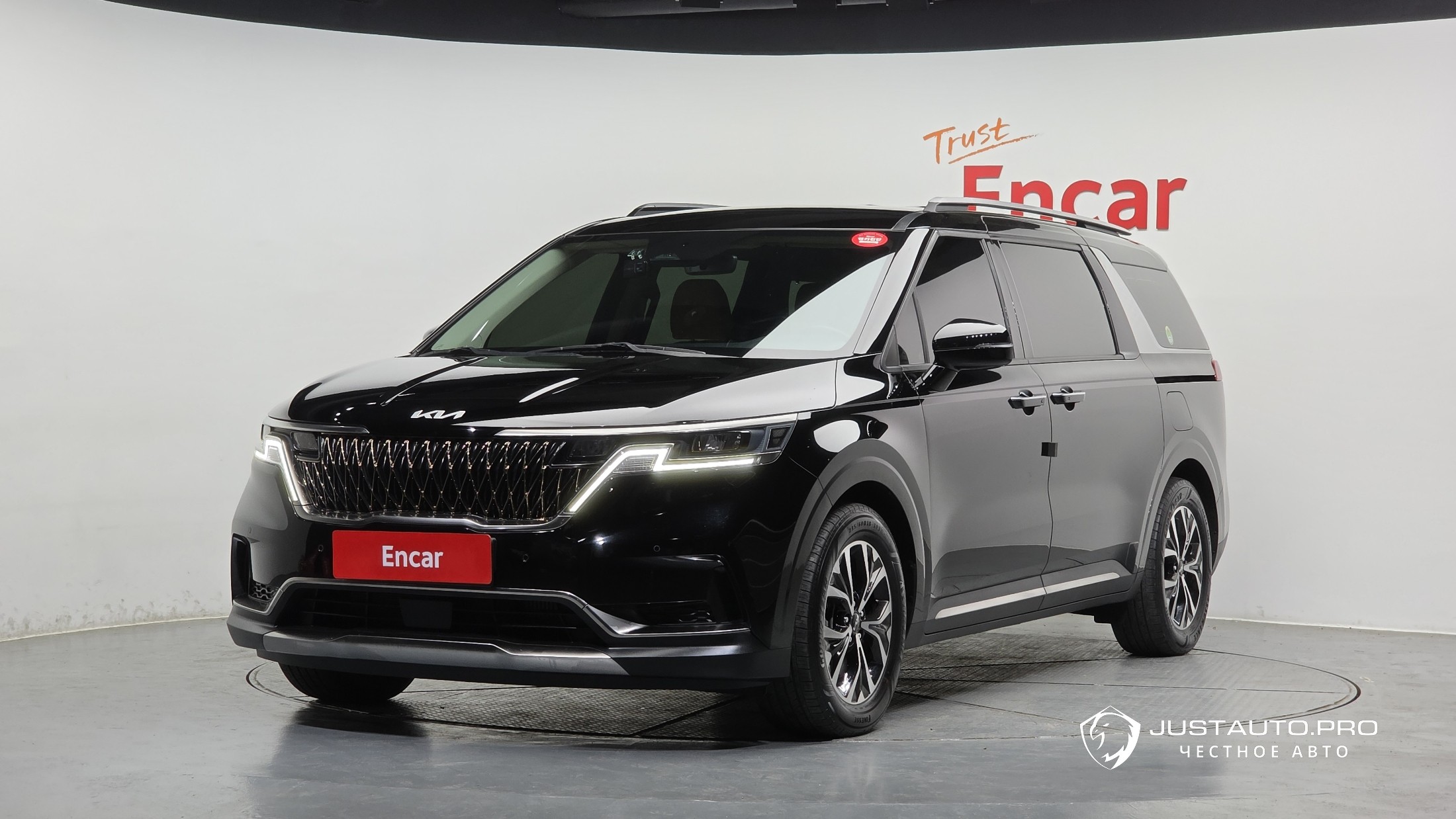 Автомобиль Kia Canival
