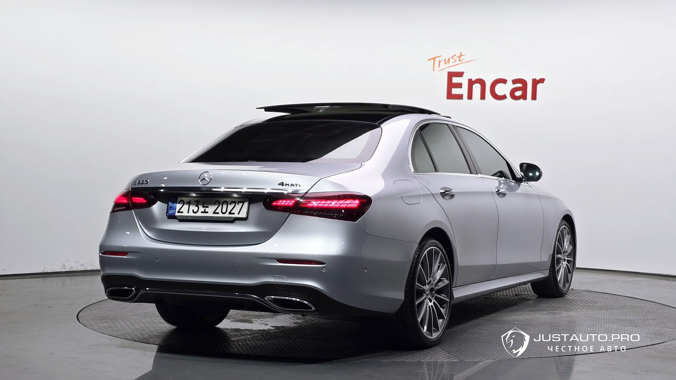 Автомобиль Mercedes-Benz E-Class