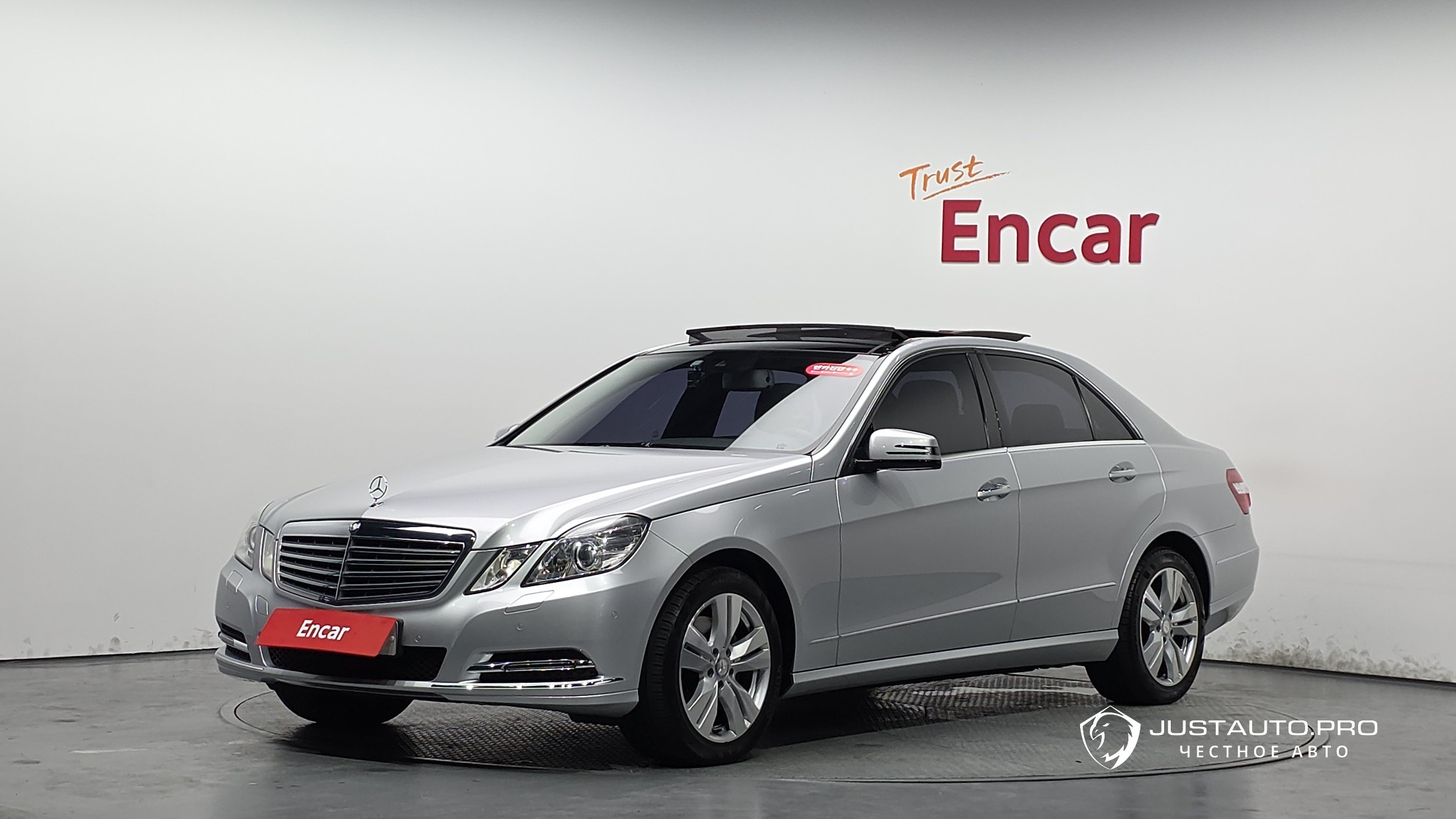 Автомобиль Mercedes-Benz E-Class