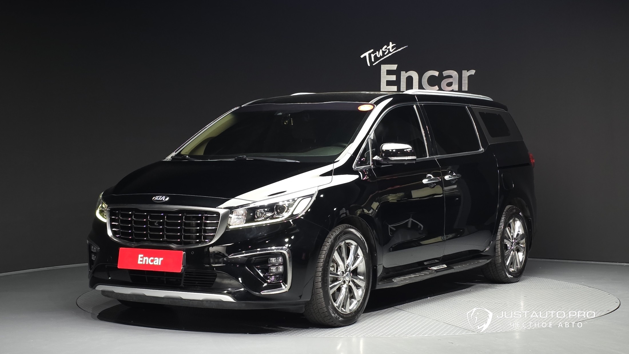 Автомобиль Kia Canival