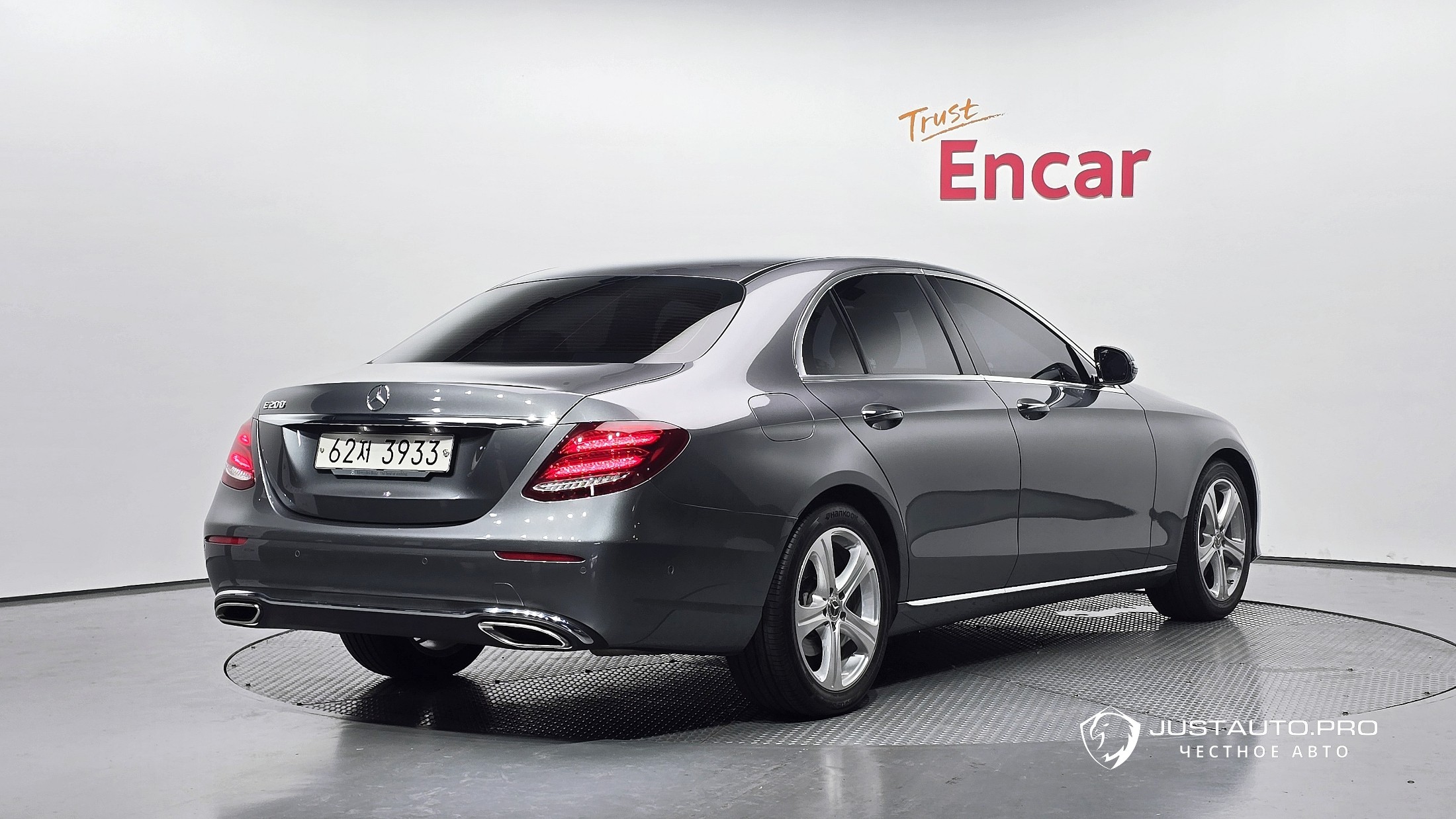 Автомобиль Mercedes-Benz E-Class