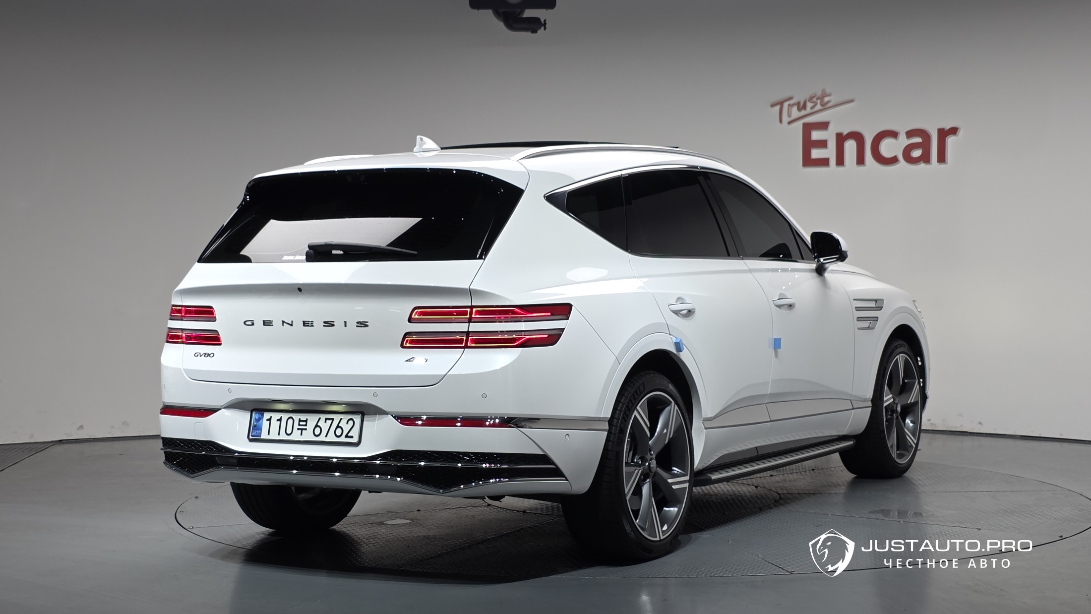 Автомобиль Genesis GV80