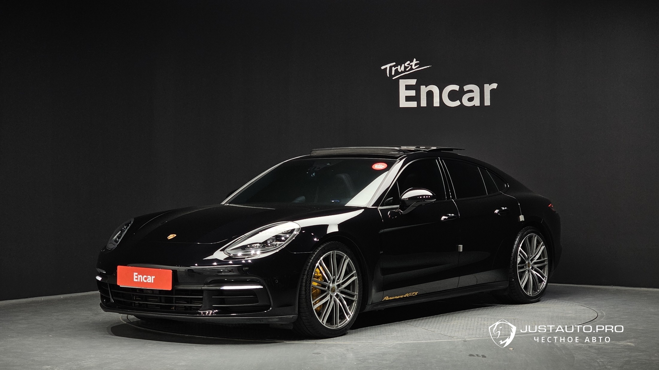 Автомобиль Porsche Panamera