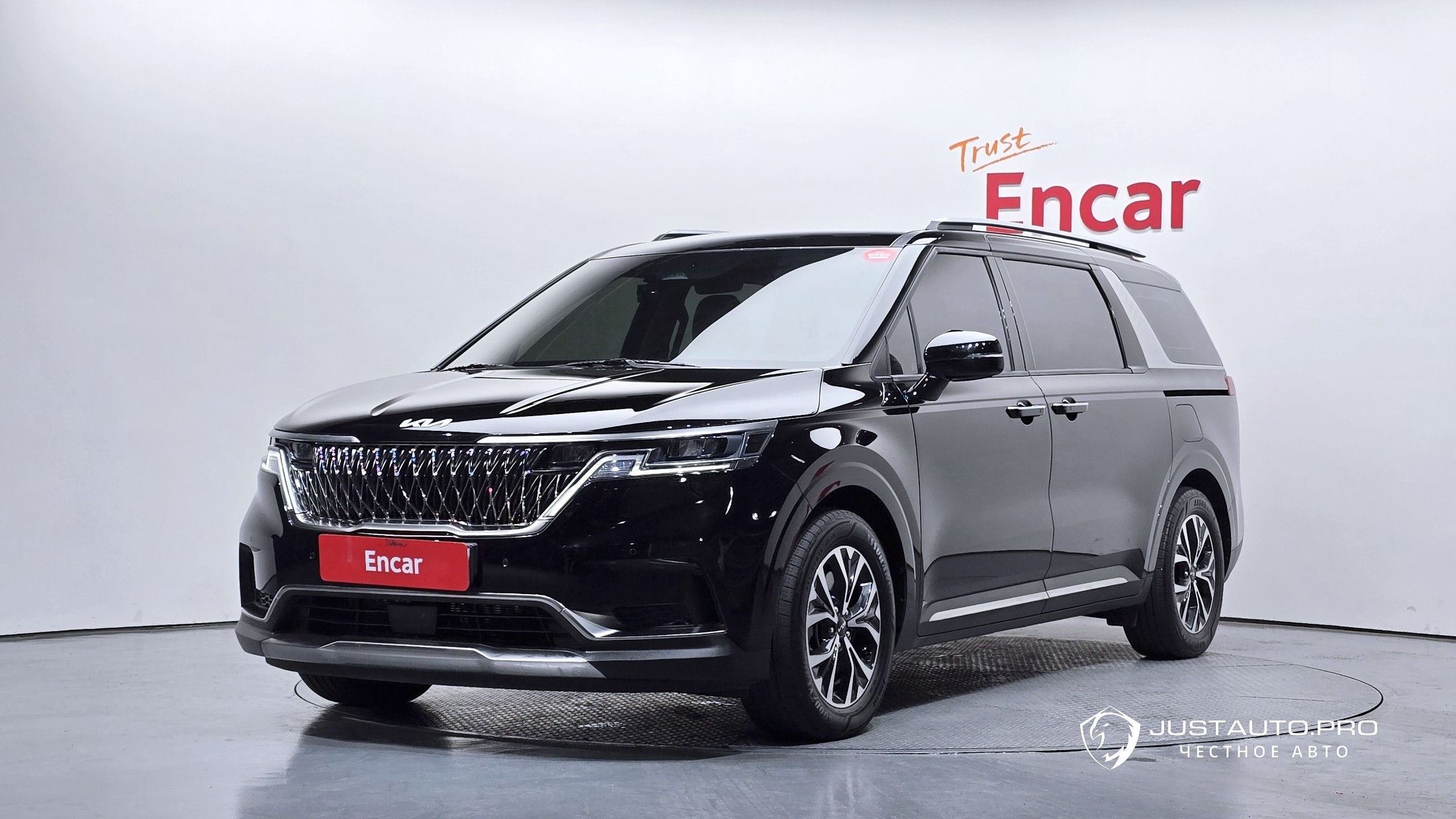 Автомобиль Kia Canival