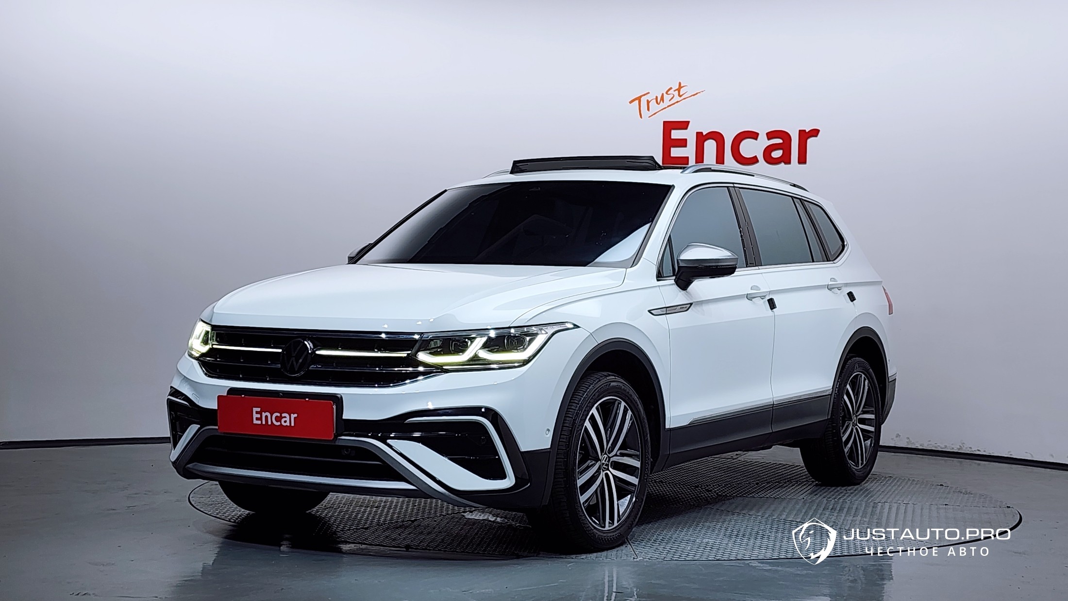 Автомобиль Volkswagen Tiguan