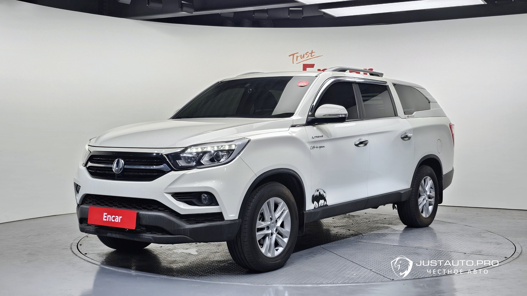 Автомобиль KG_Mobility_Ssangyong Rexton