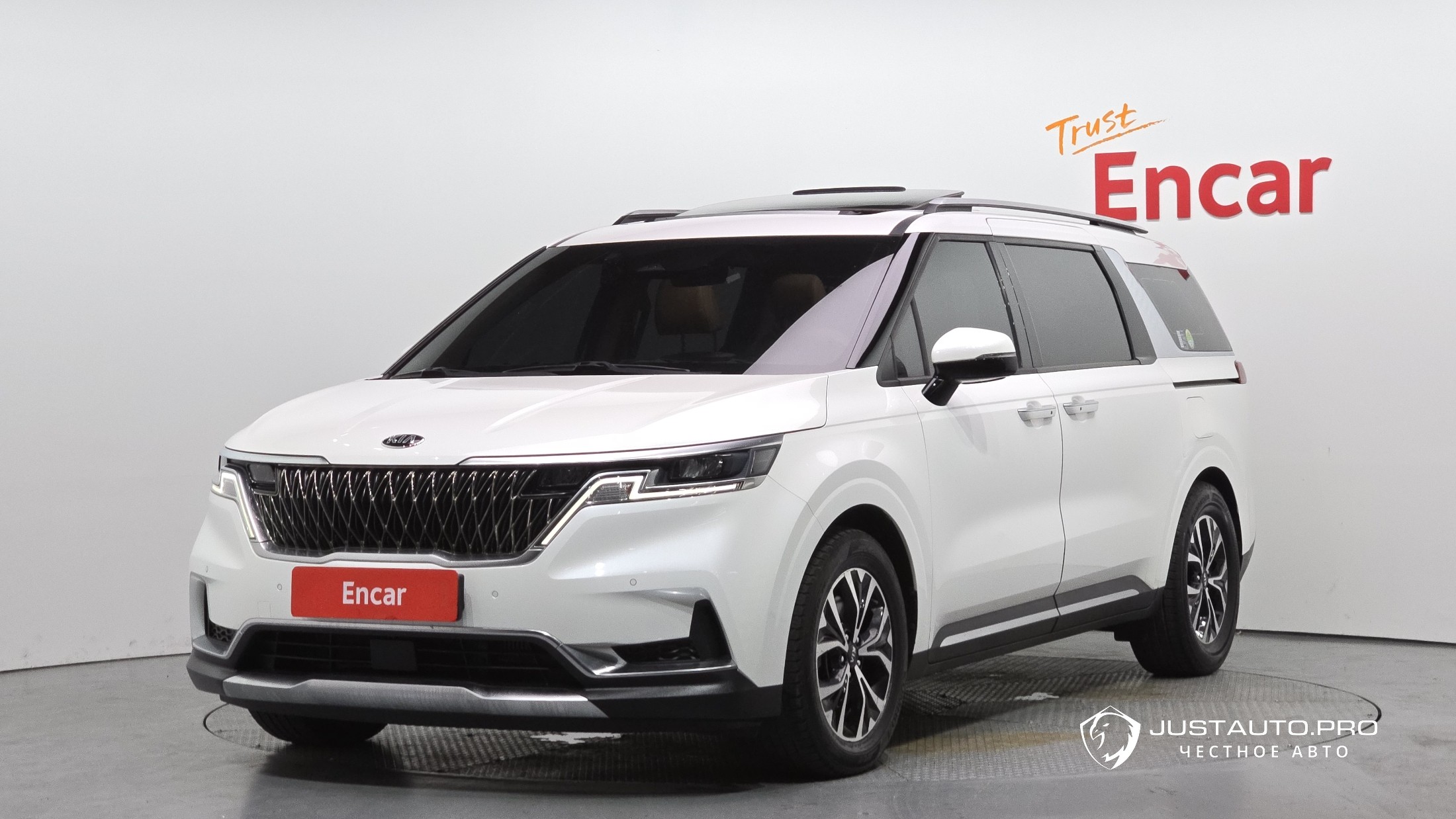 Автомобиль Kia Canival