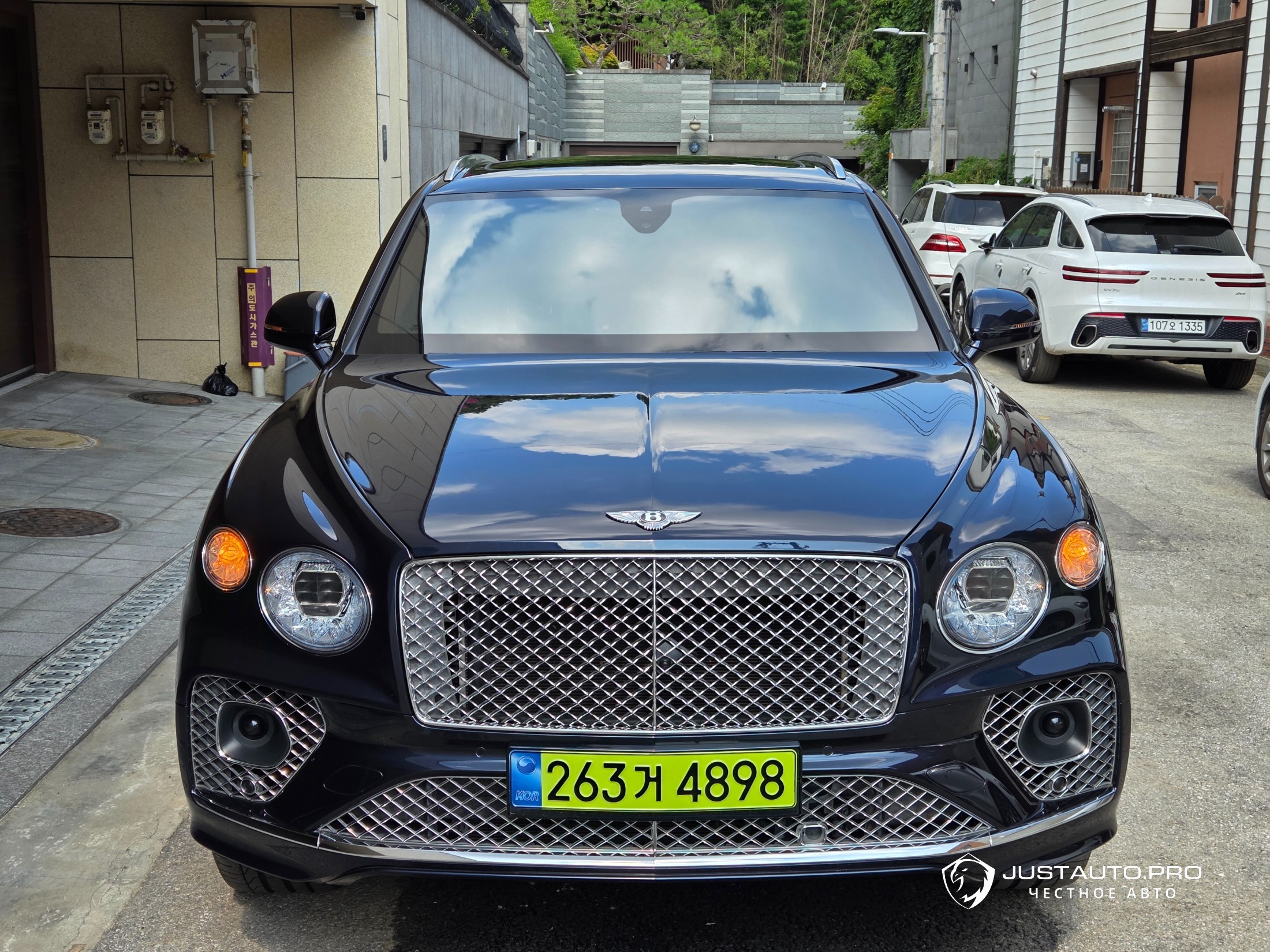 Автомобиль Bentley Bentayga
