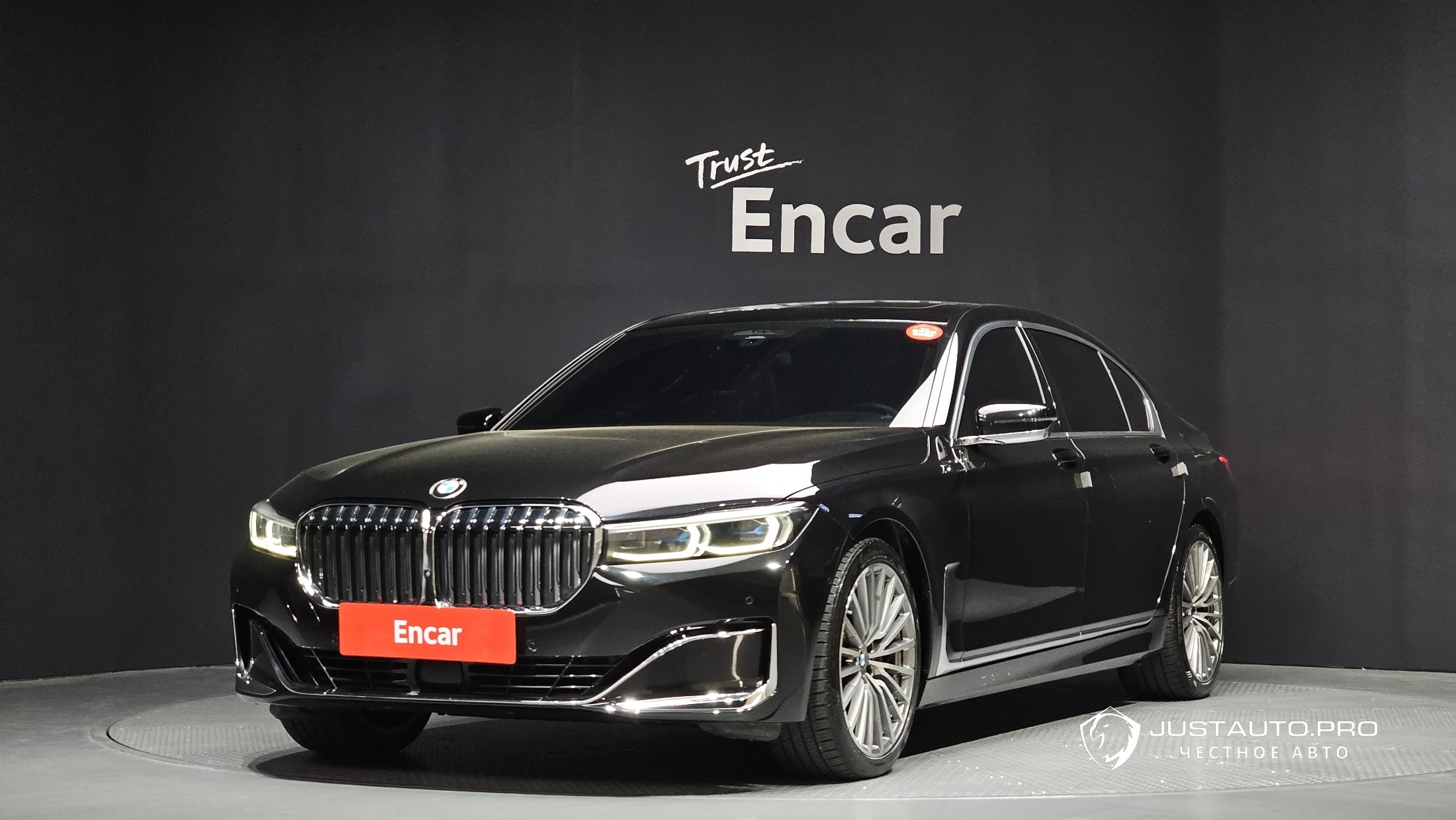 Автомобиль BMW 7-Series