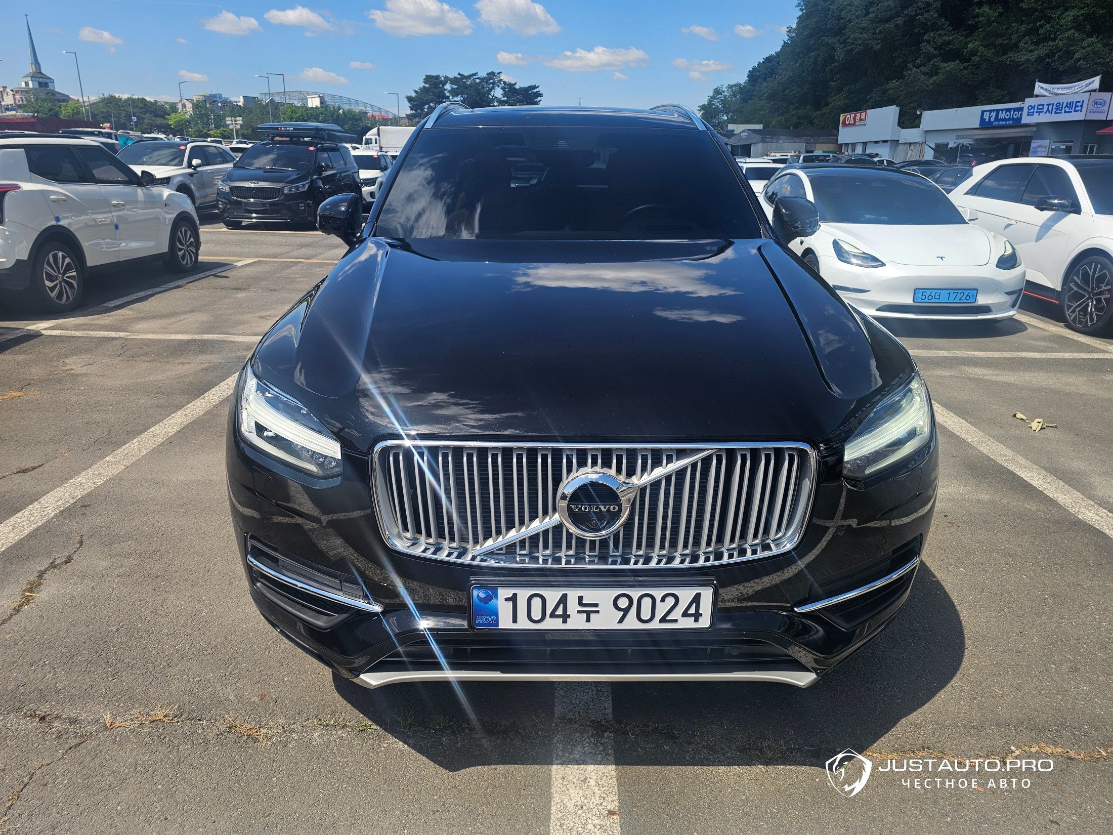 Автомобиль Volvo XC90