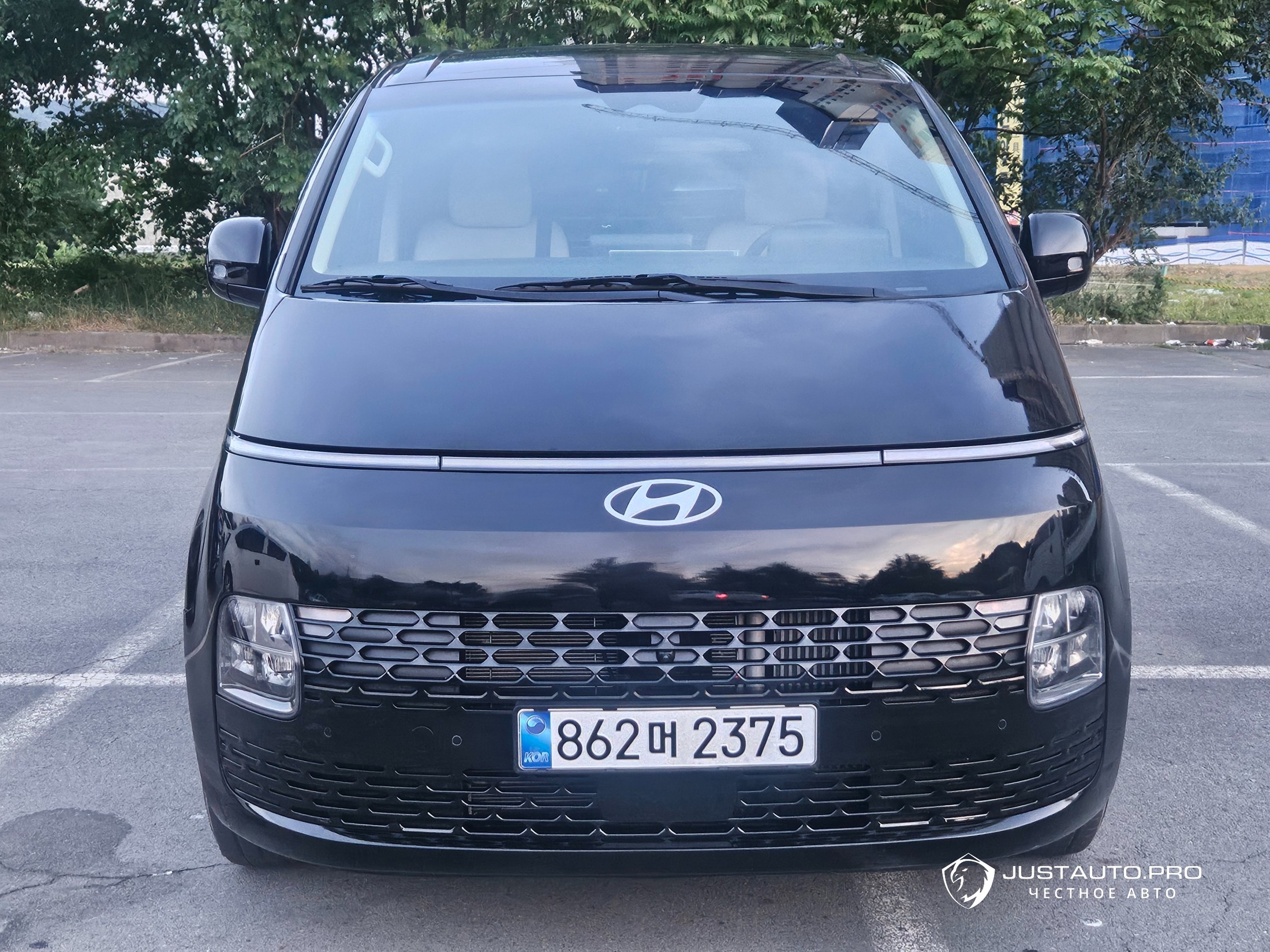 Автомобиль Hyundai Staria
