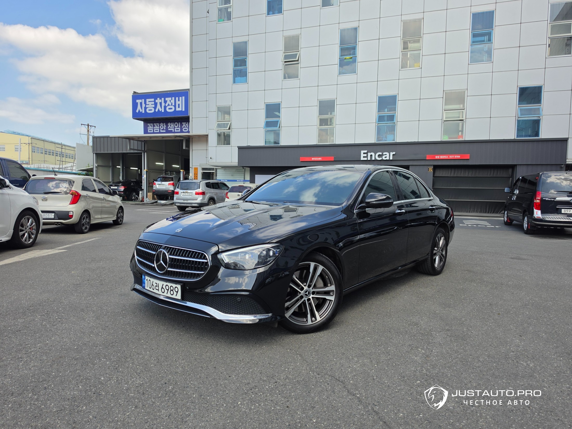 Автомобиль Mercedes-Benz E-Class