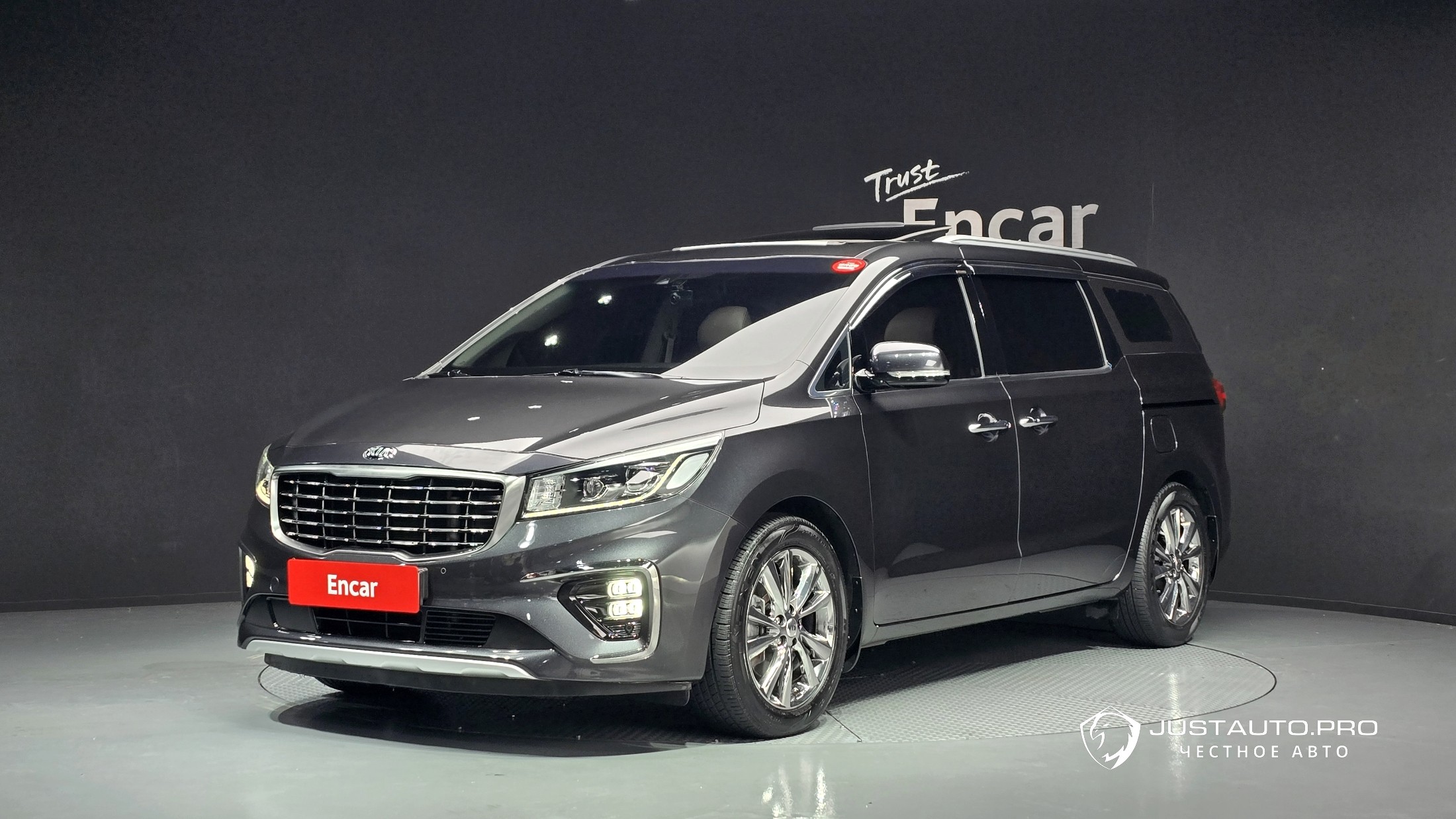Автомобиль Kia Canival