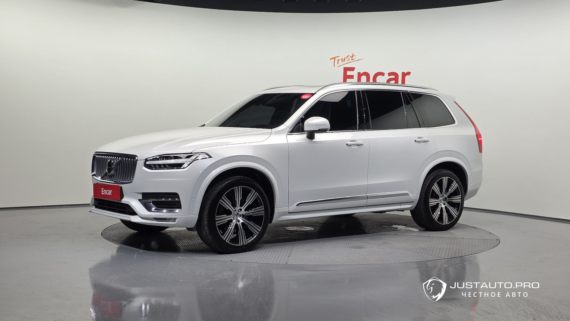Автомобиль Volvo XC90