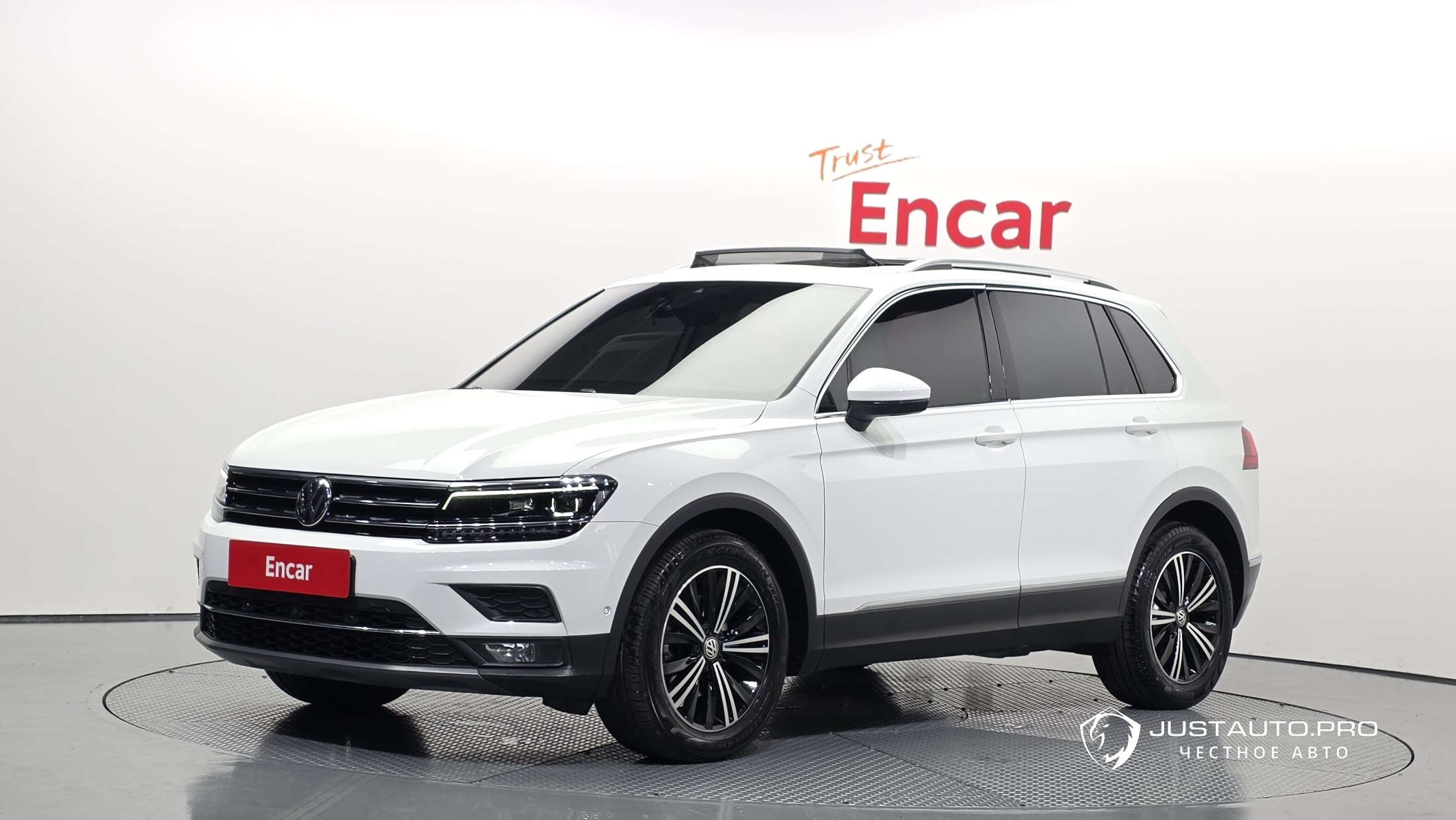 Автомобиль Volkswagen Tiguan