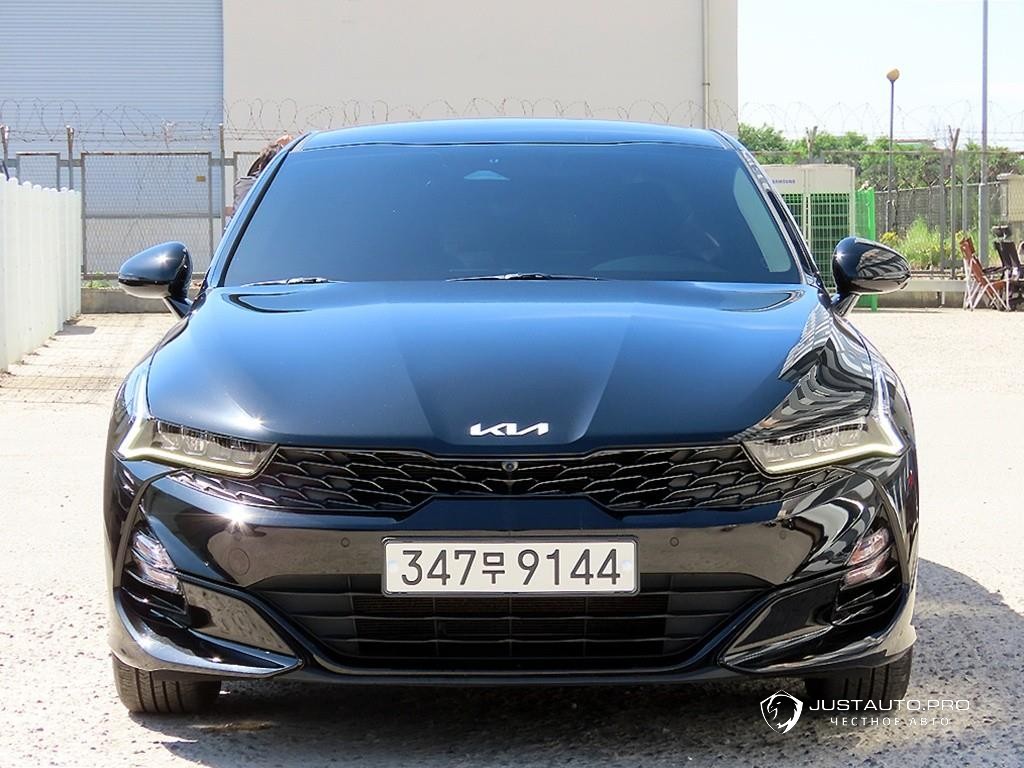 Автомобиль Kia K5