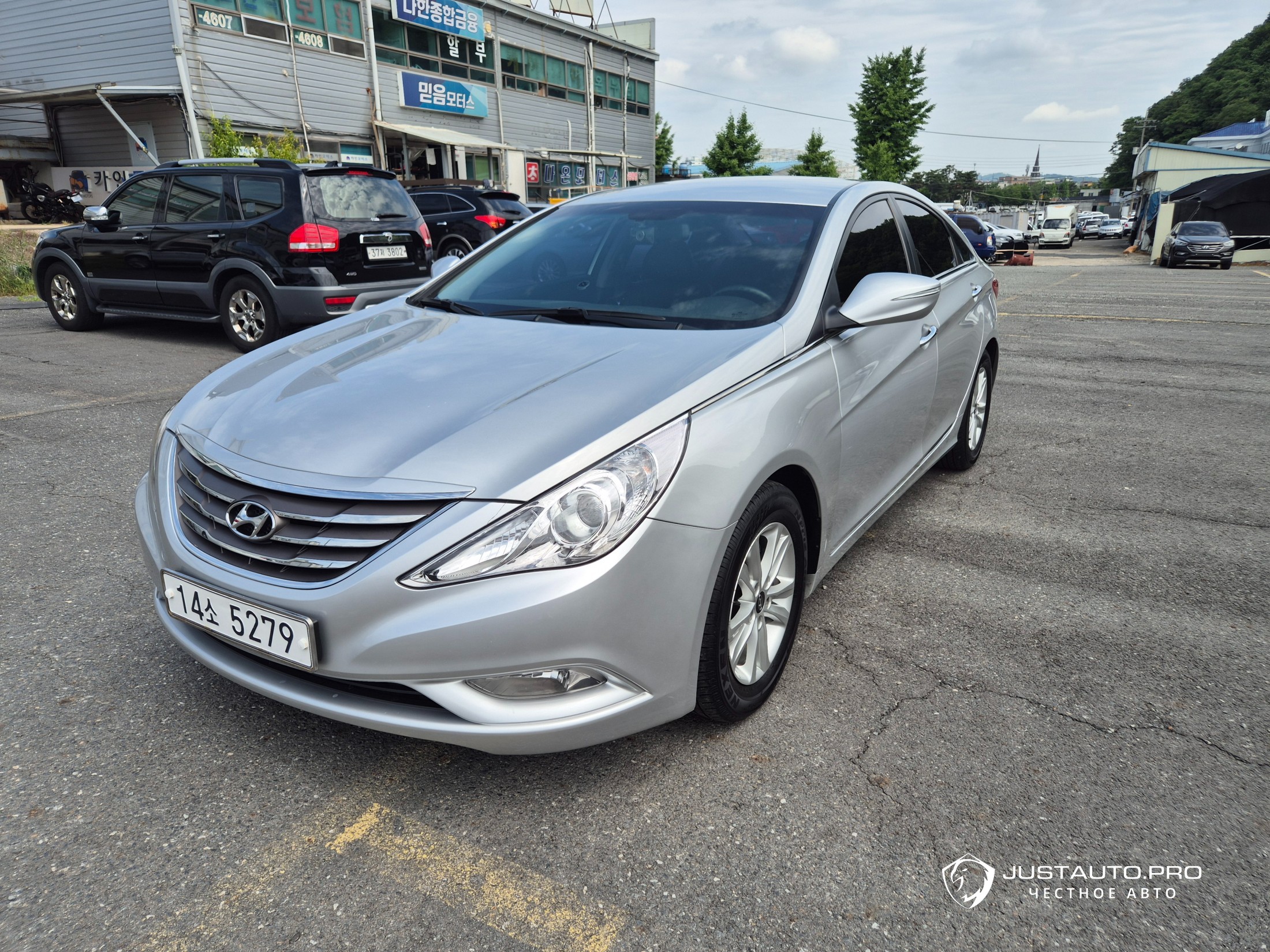 Автомобиль Hyundai Sonata