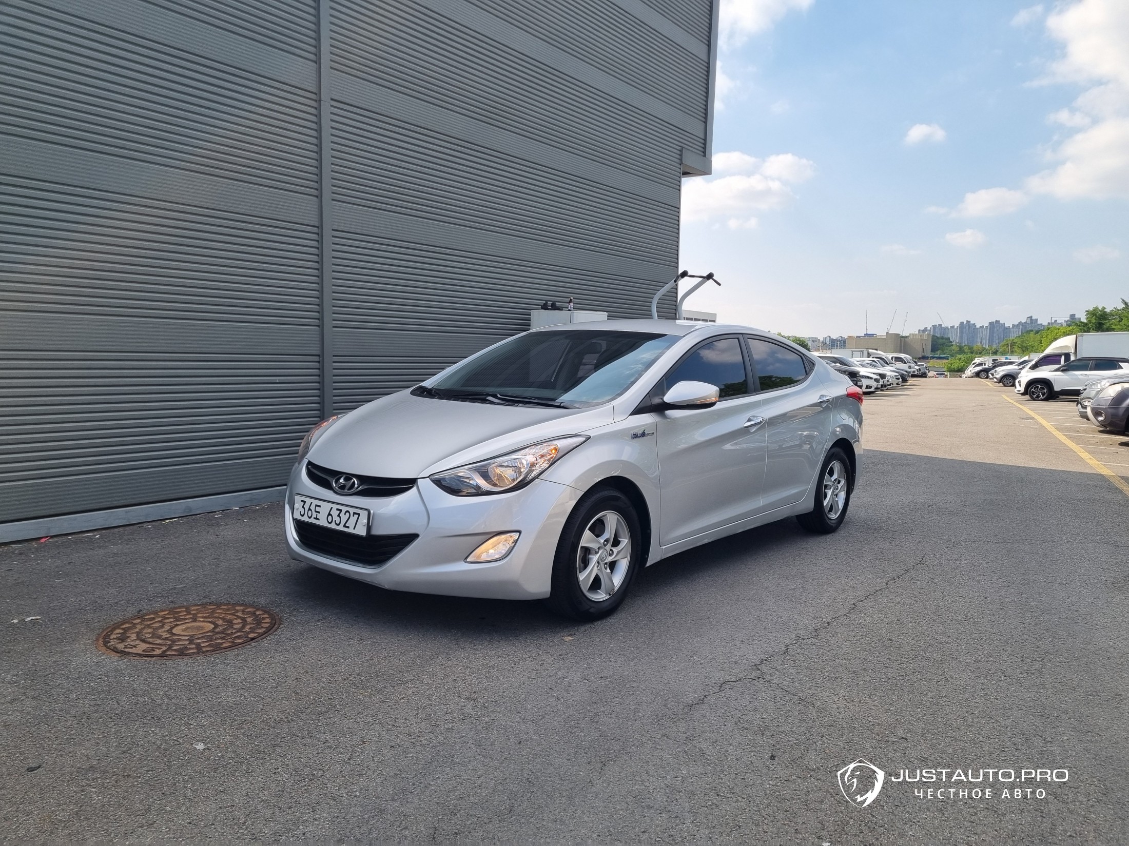 Автомобиль Hyundai AVANTE