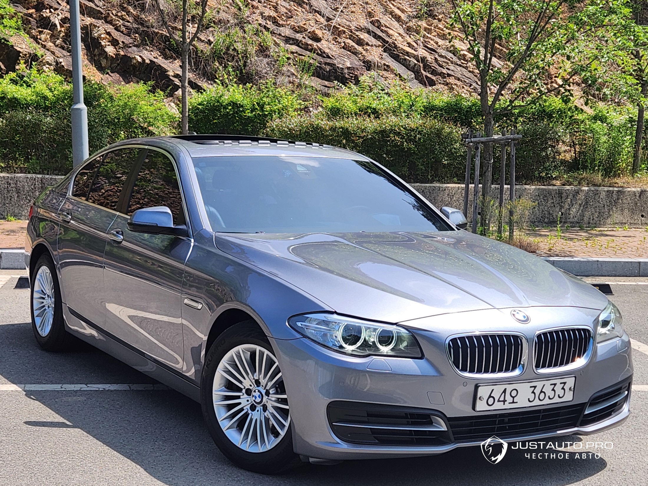 Автомобиль BMW 5-Series