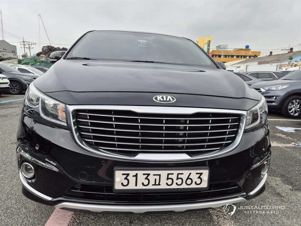 Автомобиль Kia Canival