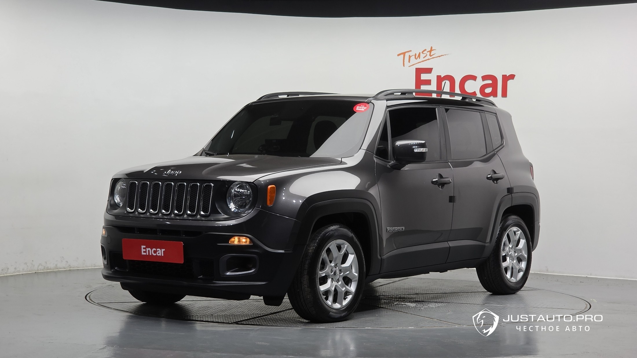 Автомобиль Jeep Renegade