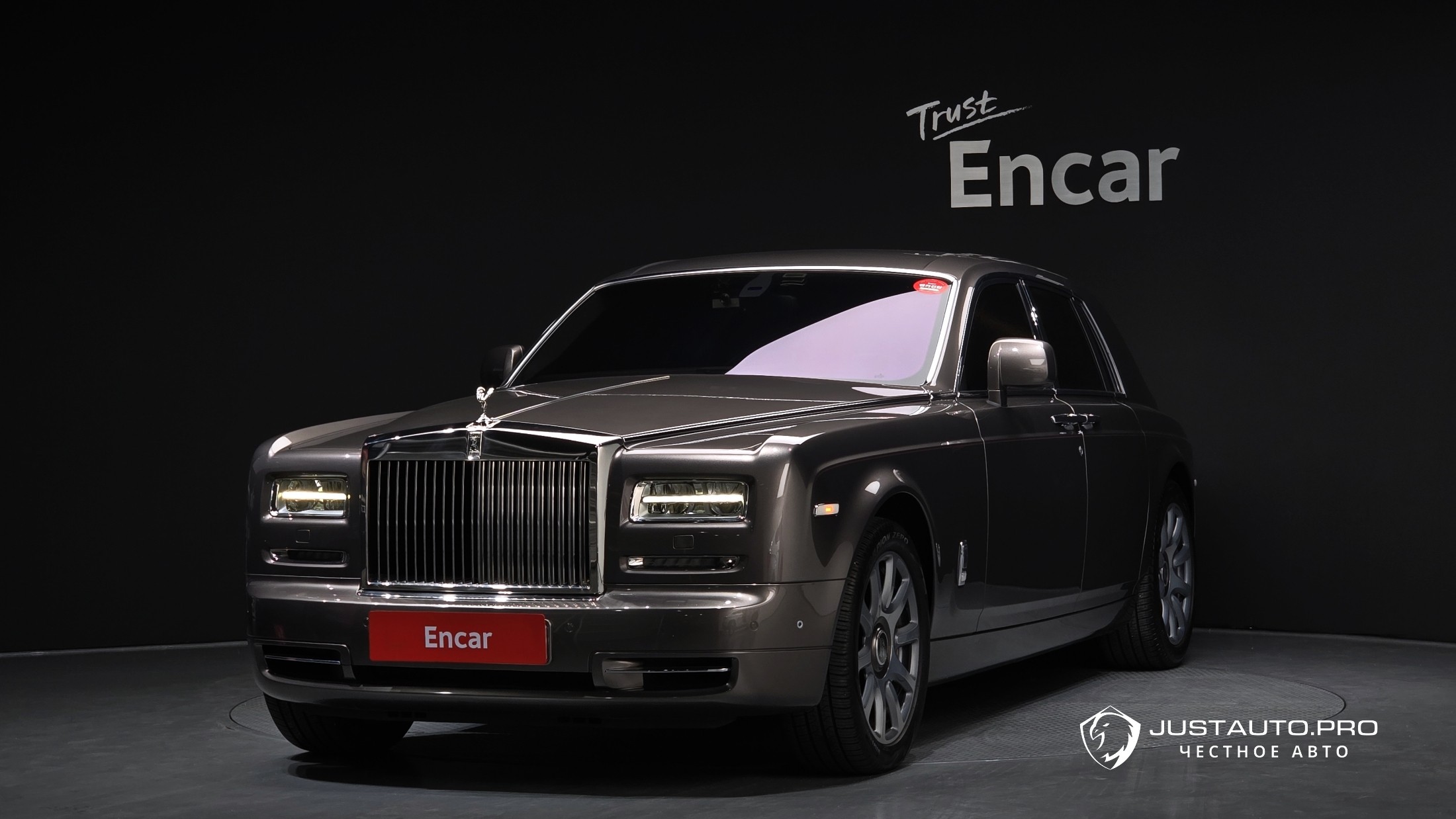 Автомобиль Rolls-Royce Phantom