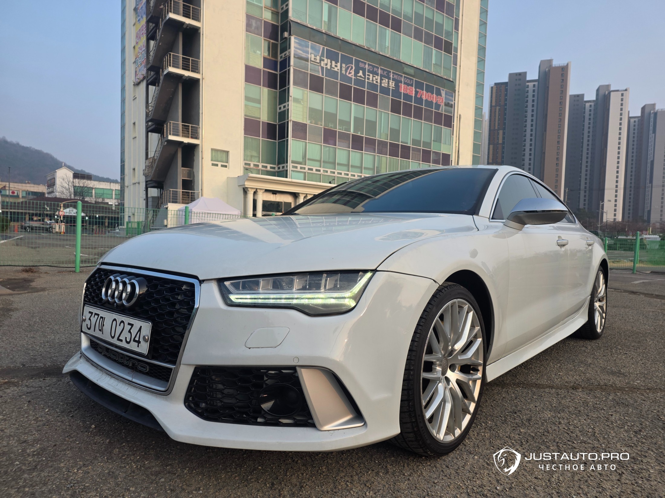 Автомобиль Audi A7