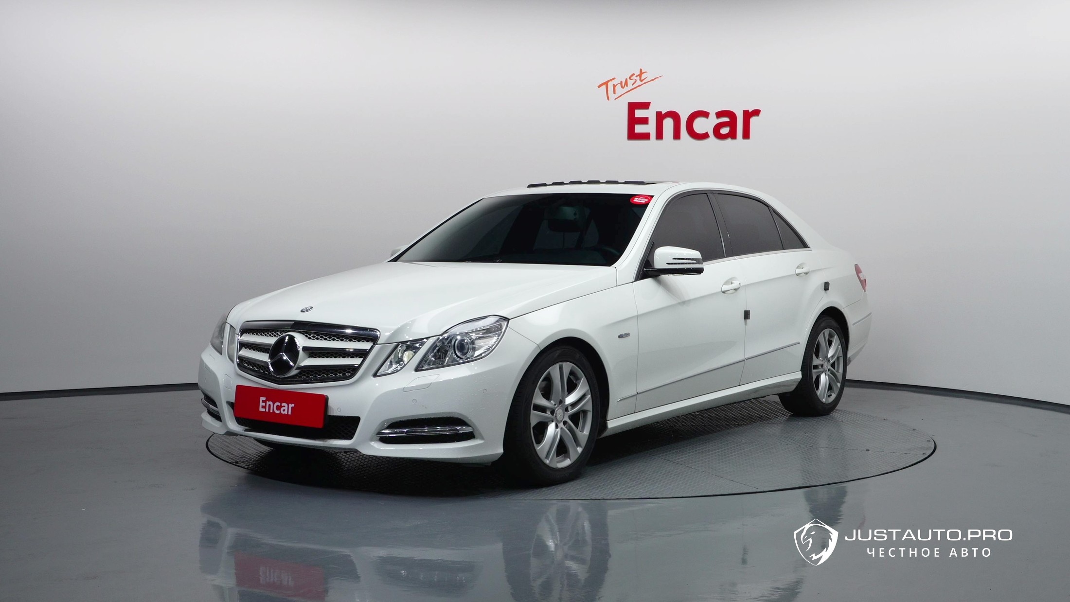 Автомобиль Mercedes-Benz E-Class
