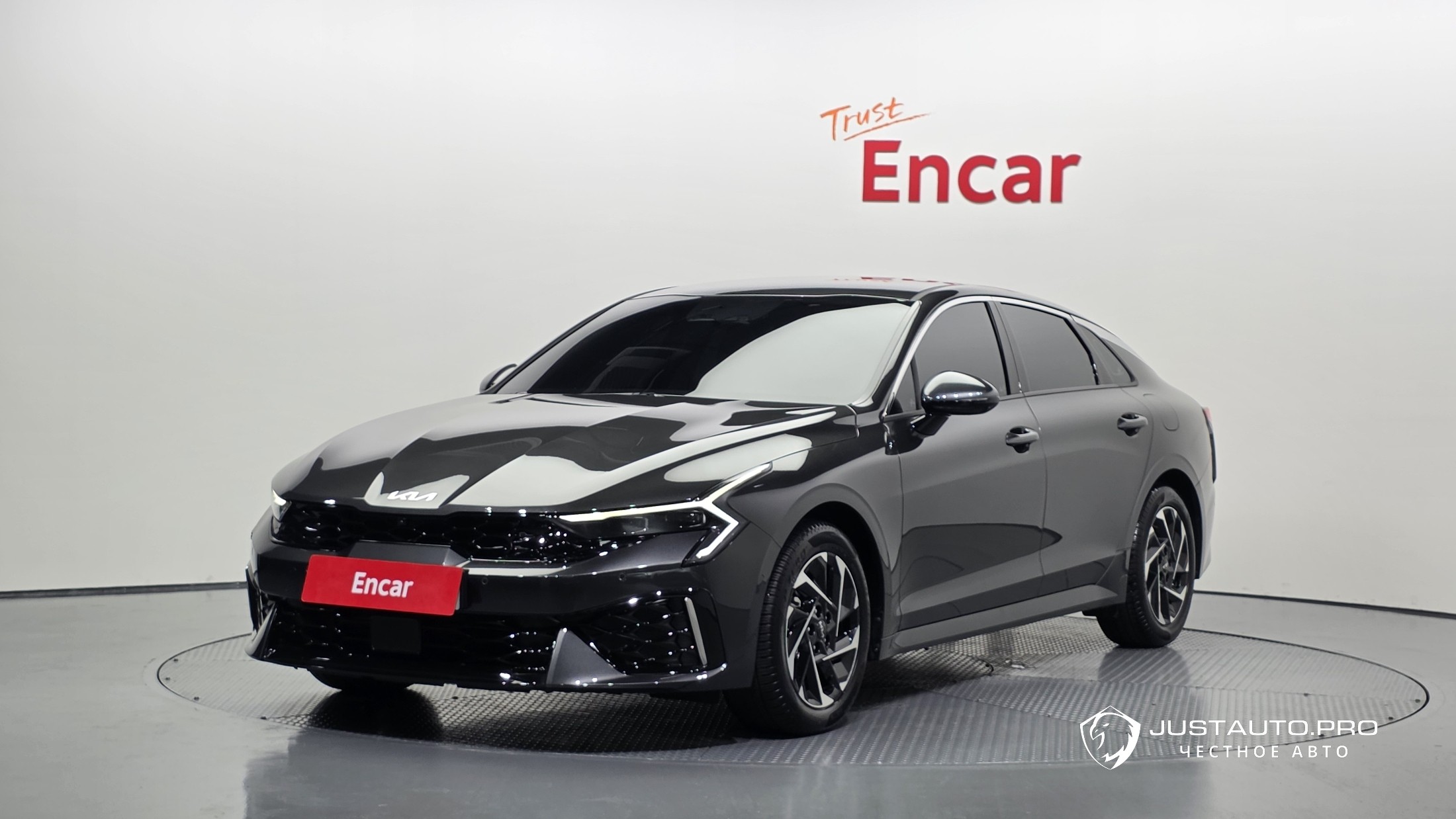 Автомобиль Kia K5
