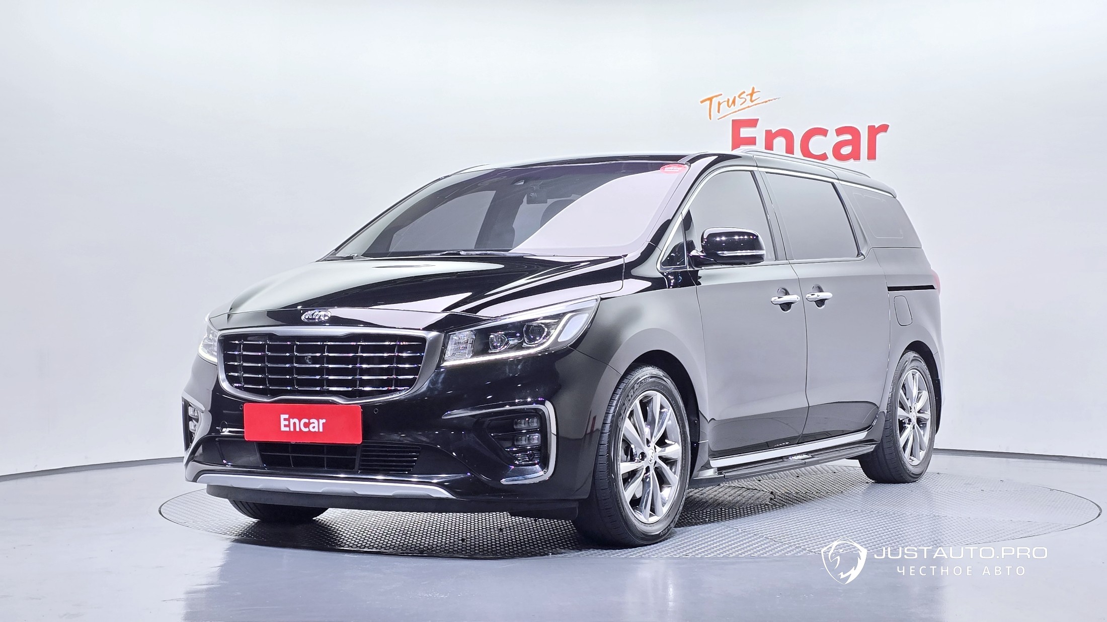Автомобиль Kia Canival