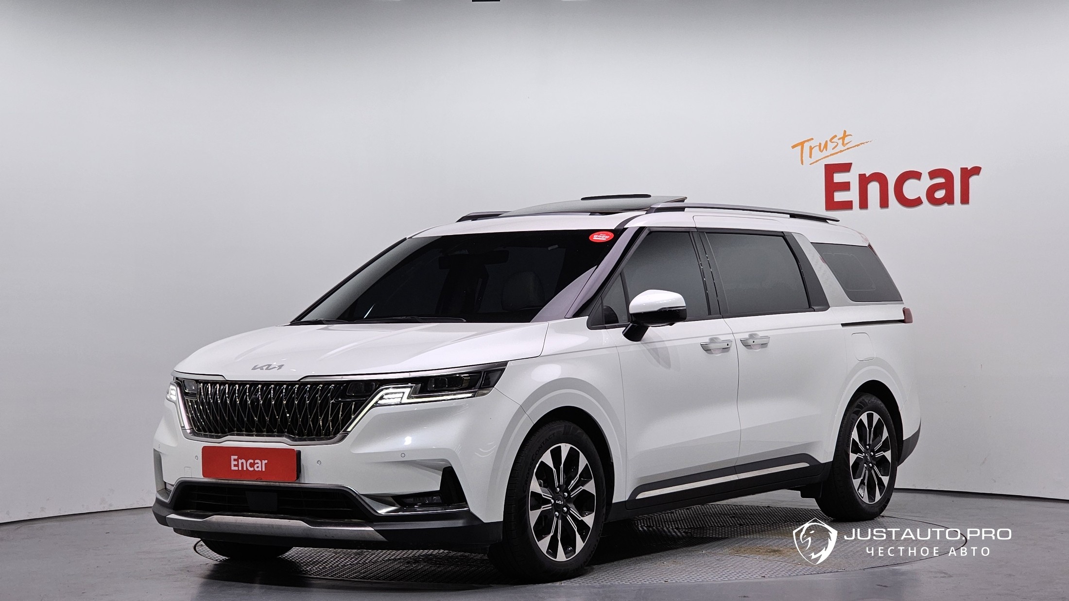 Автомобиль Kia Canival