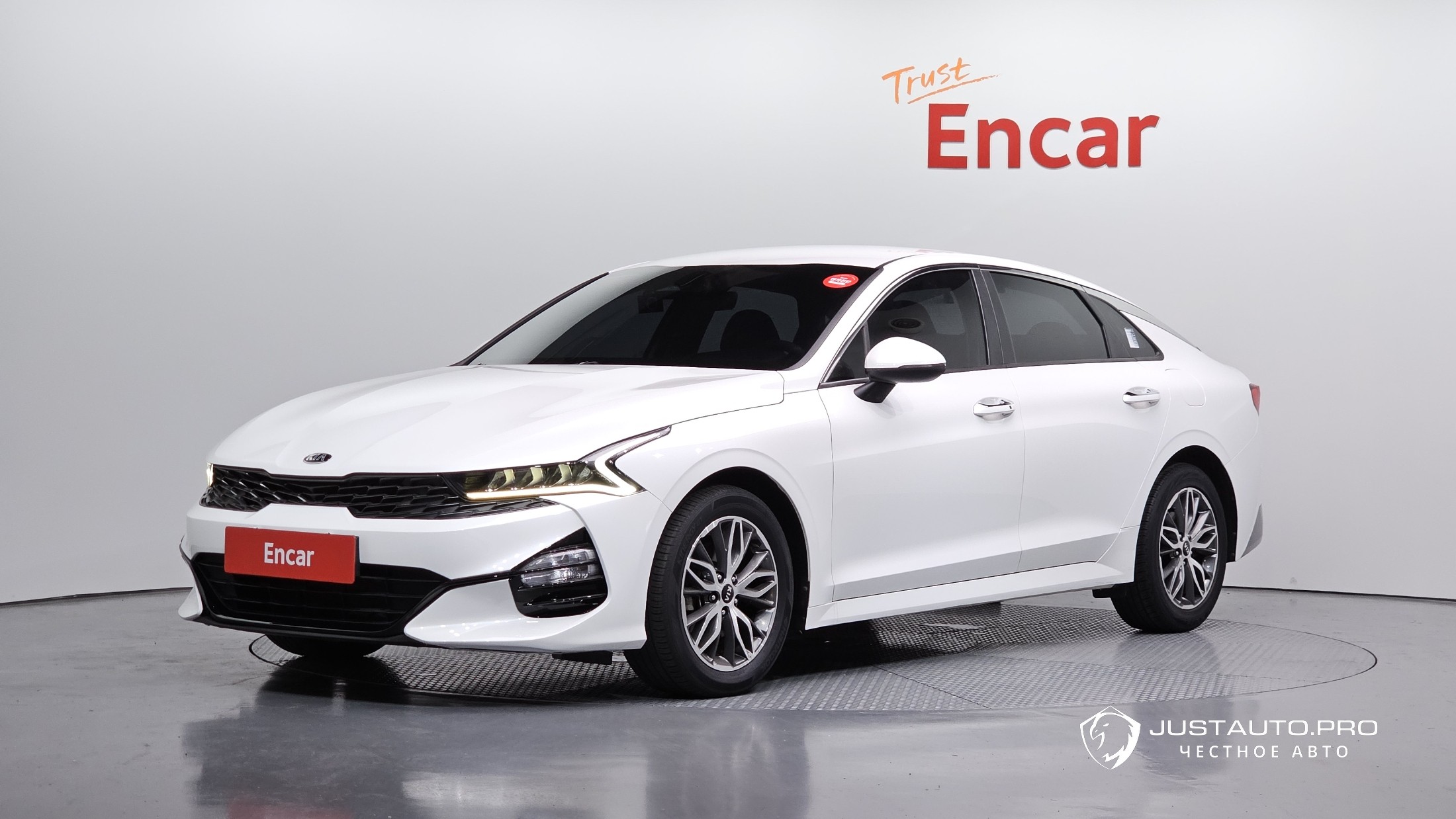 Автомобиль Kia K5