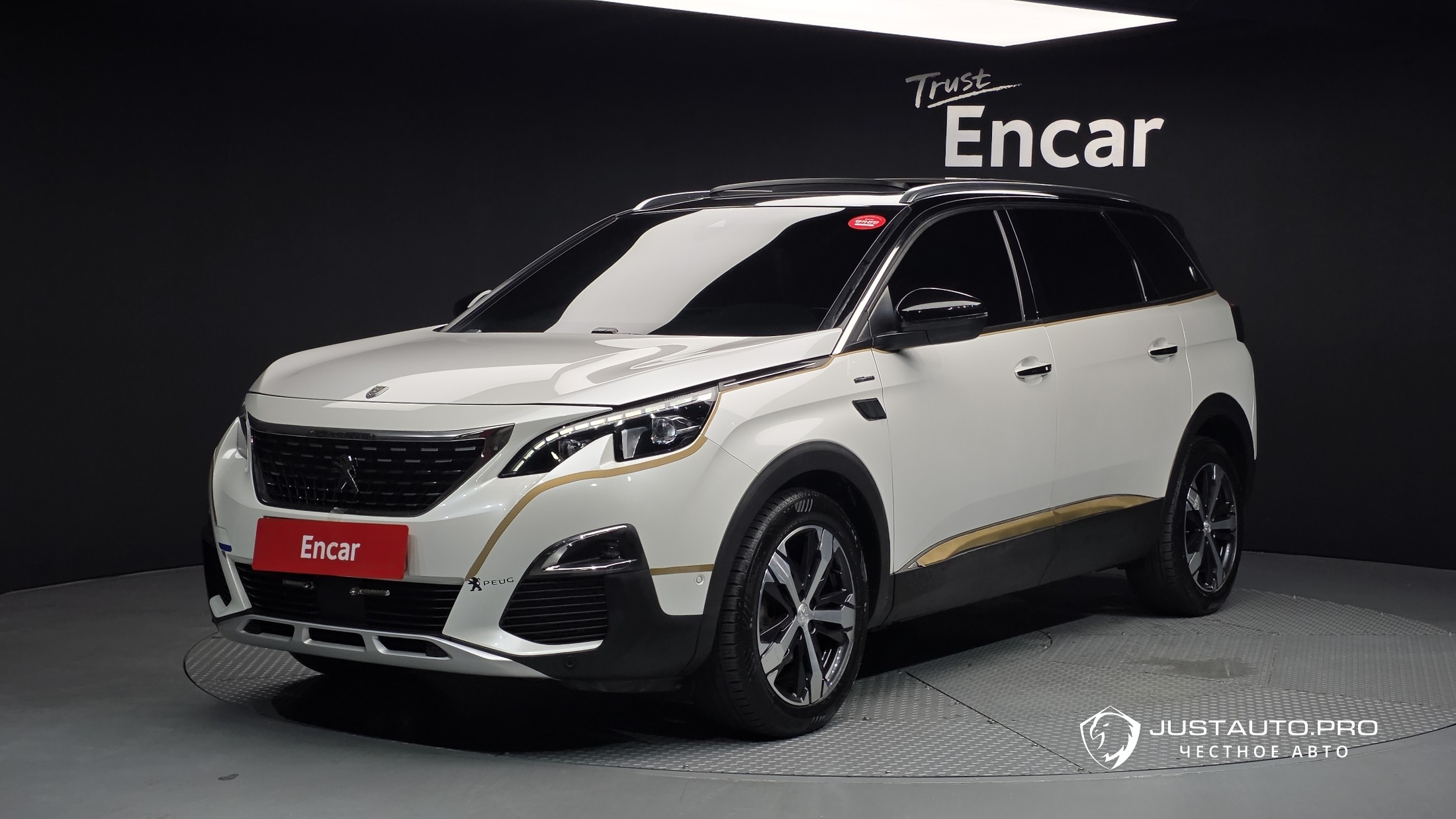Автомобиль Peugeot 5008