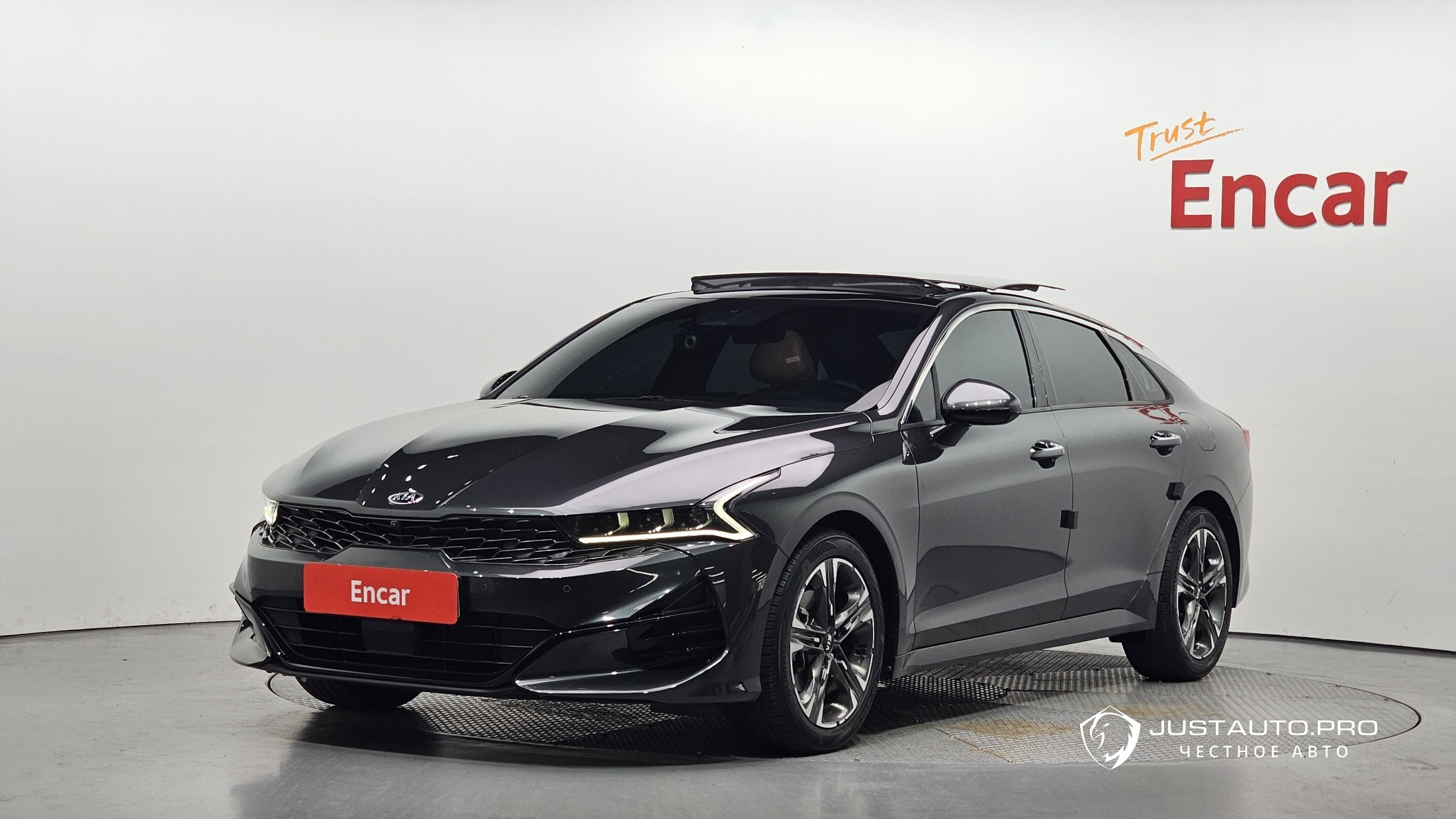 Автомобиль Kia K5