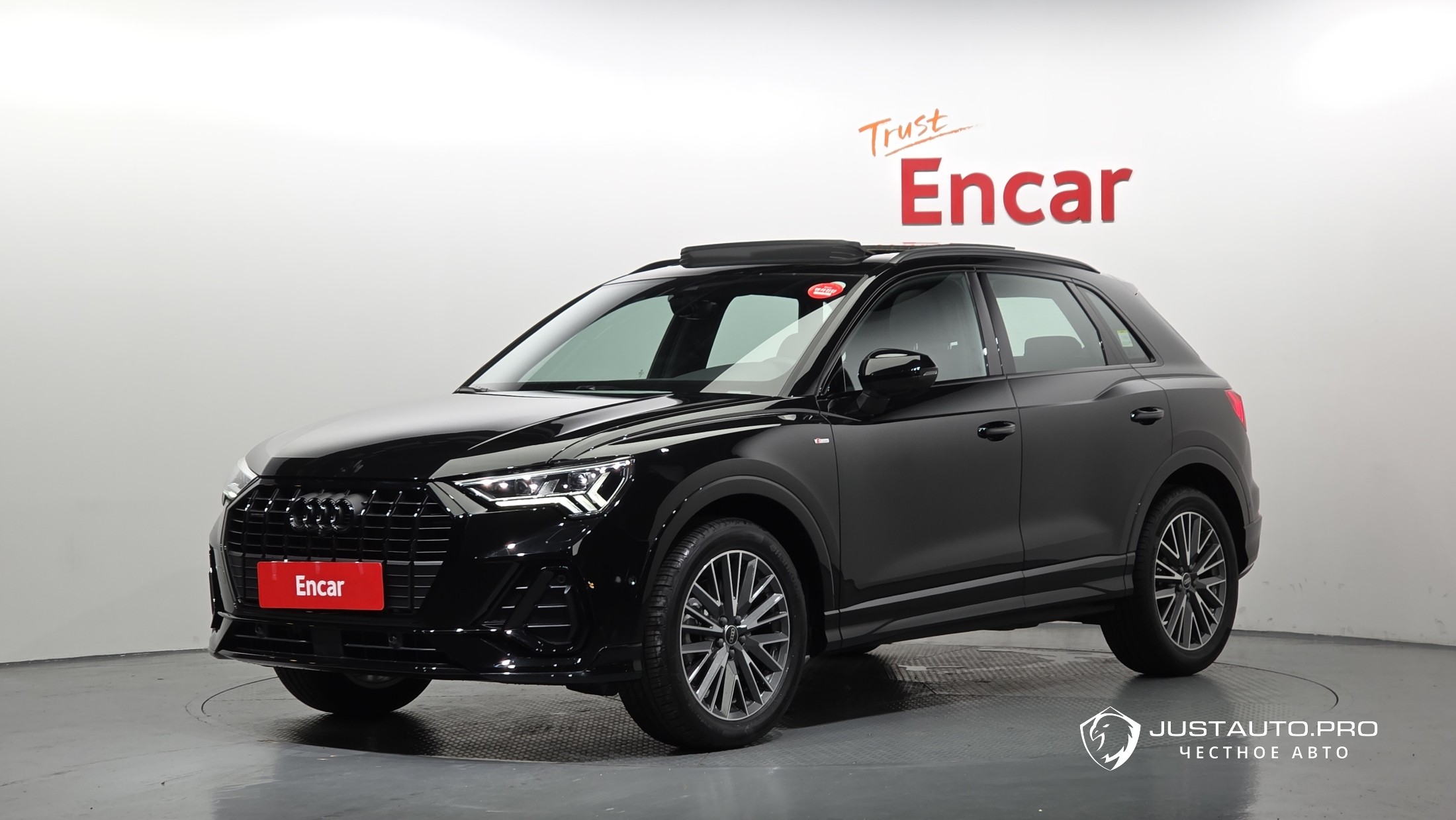 Автомобиль Audi Q3