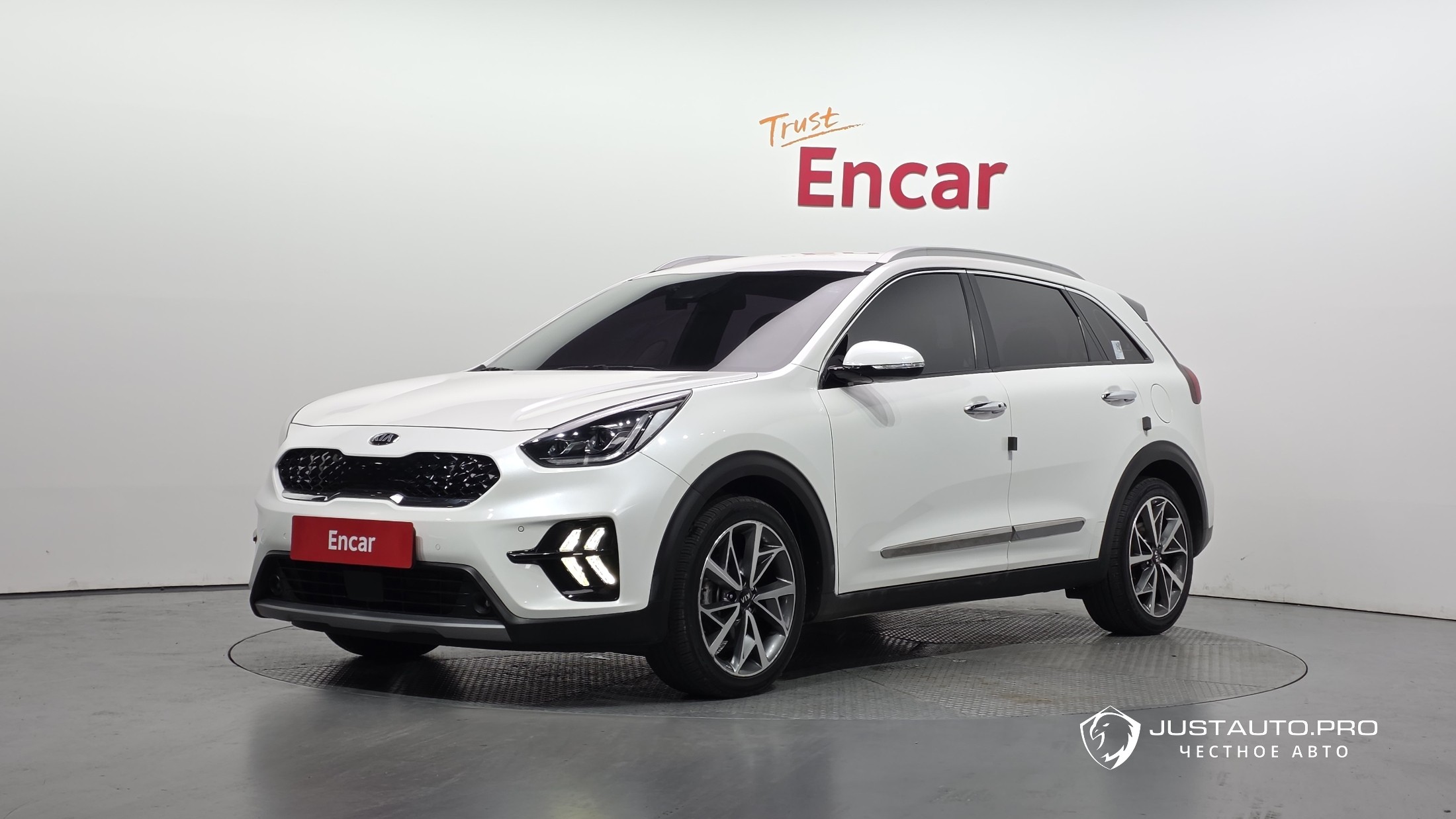 Автомобиль Kia Niro