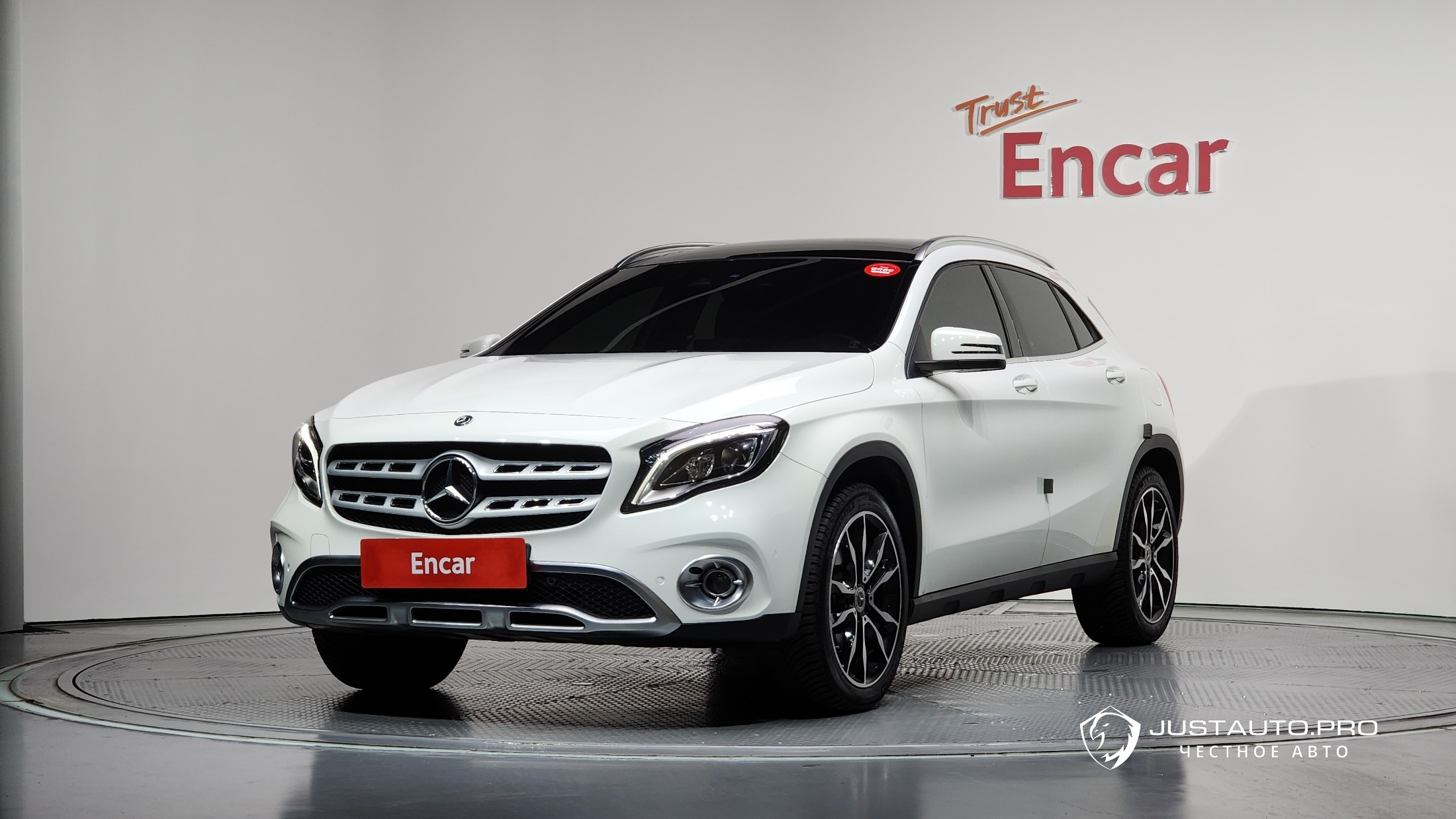 Автомобиль Mercedes-Benz GLA-Class