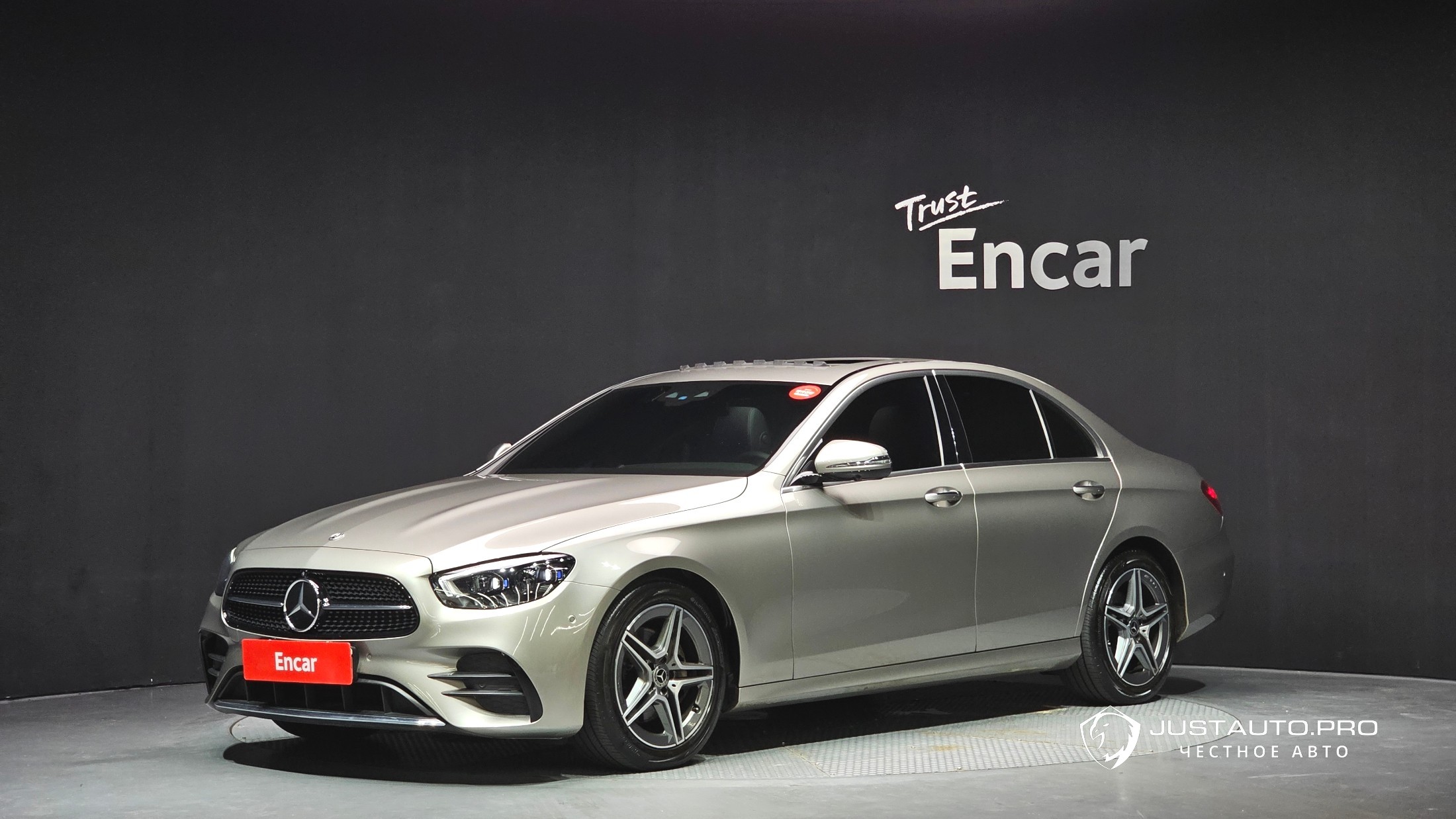 Автомобиль Mercedes-Benz E-Class