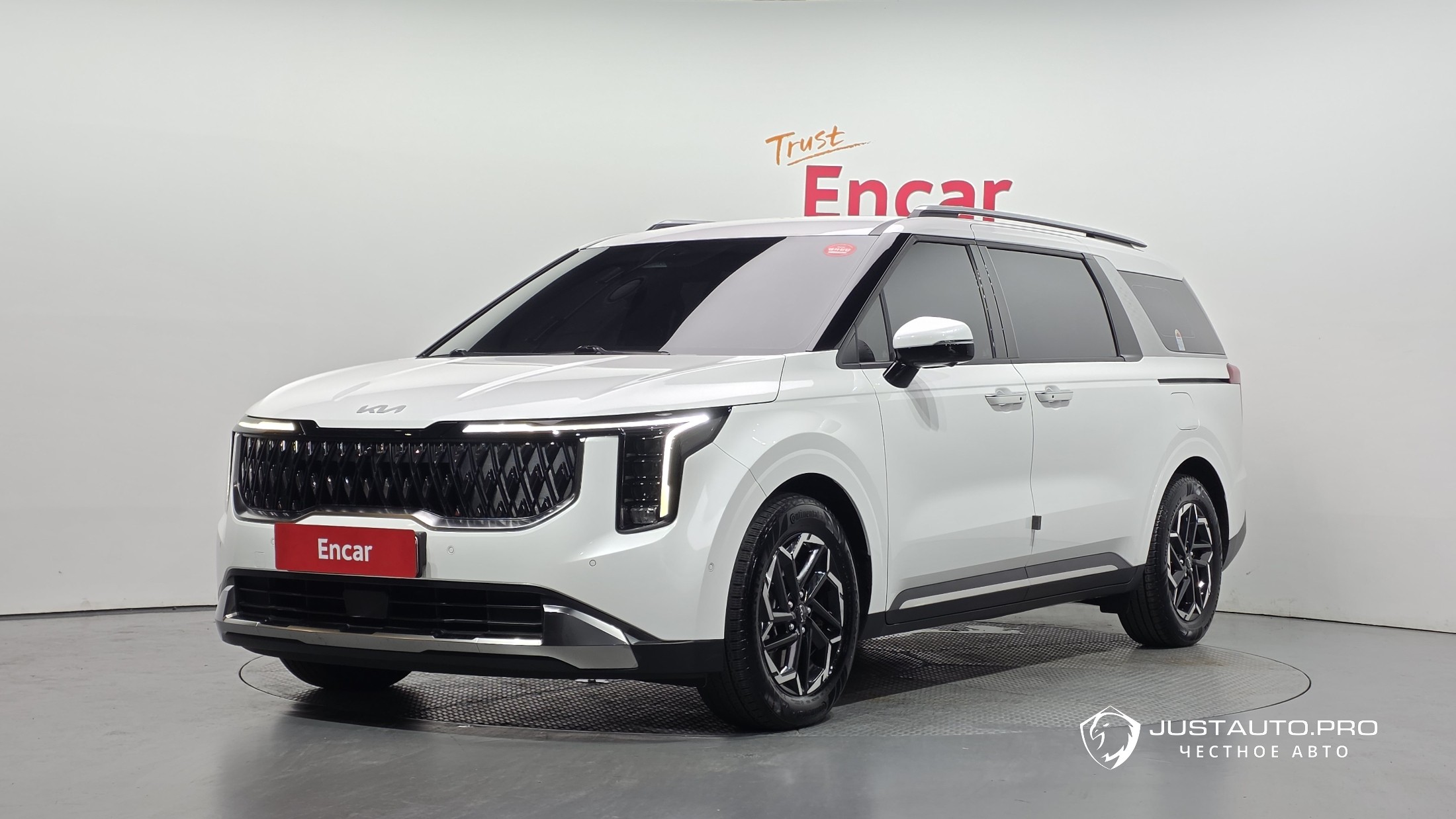 Автомобиль Kia Canival