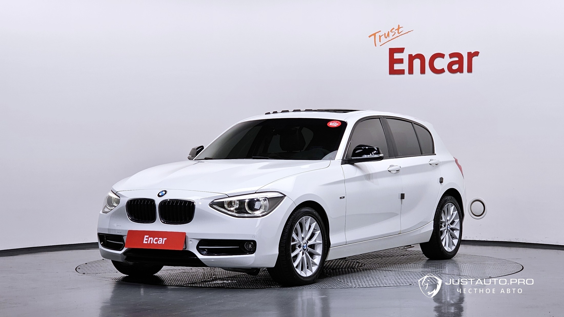 Автомобиль BMW 1-Series