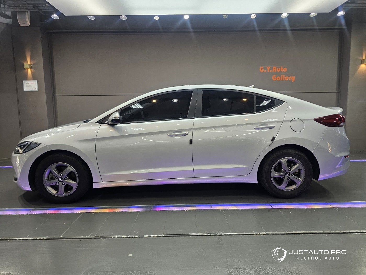 Автомобиль Hyundai AVANTE