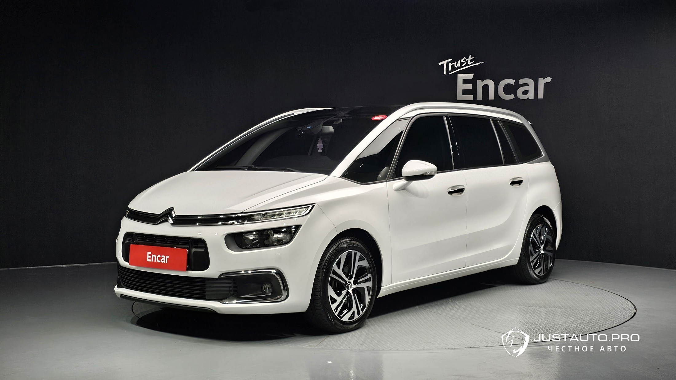 Автомобиль Citroen-DS C4 Picasso