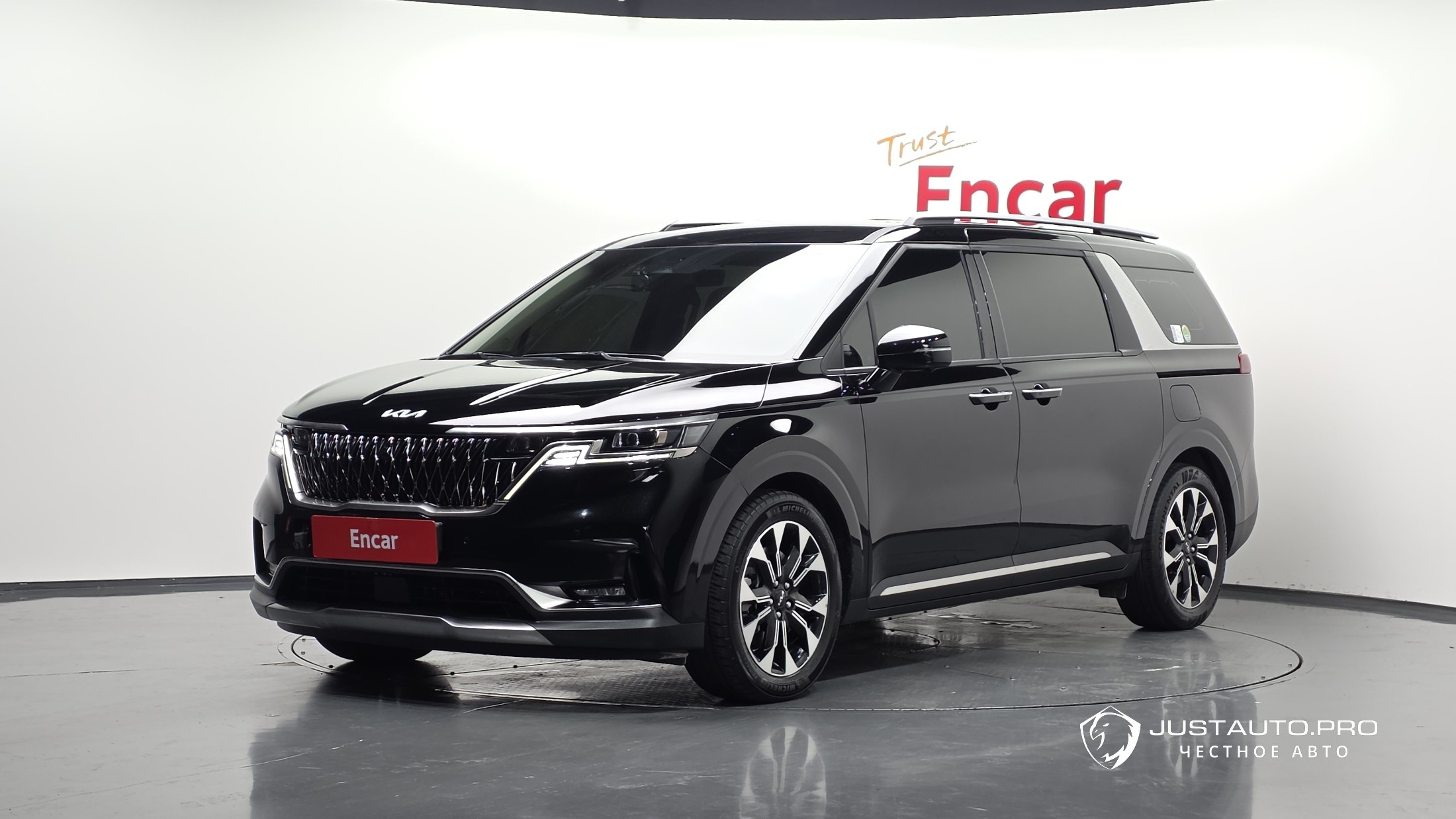 Автомобиль Kia Canival